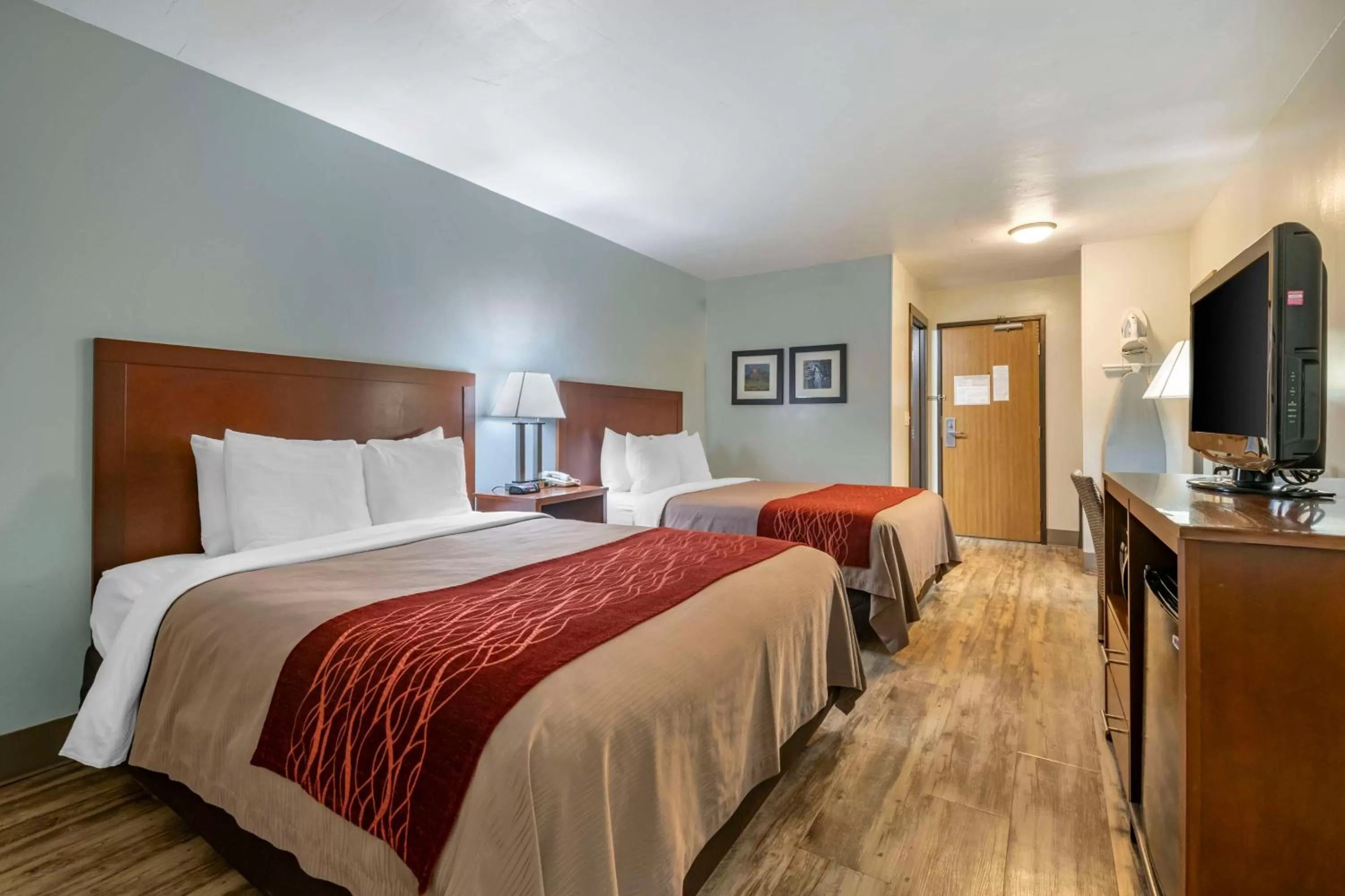 Bedroom, Bed in SureStay Plus Hotel by Best Western Buffalo