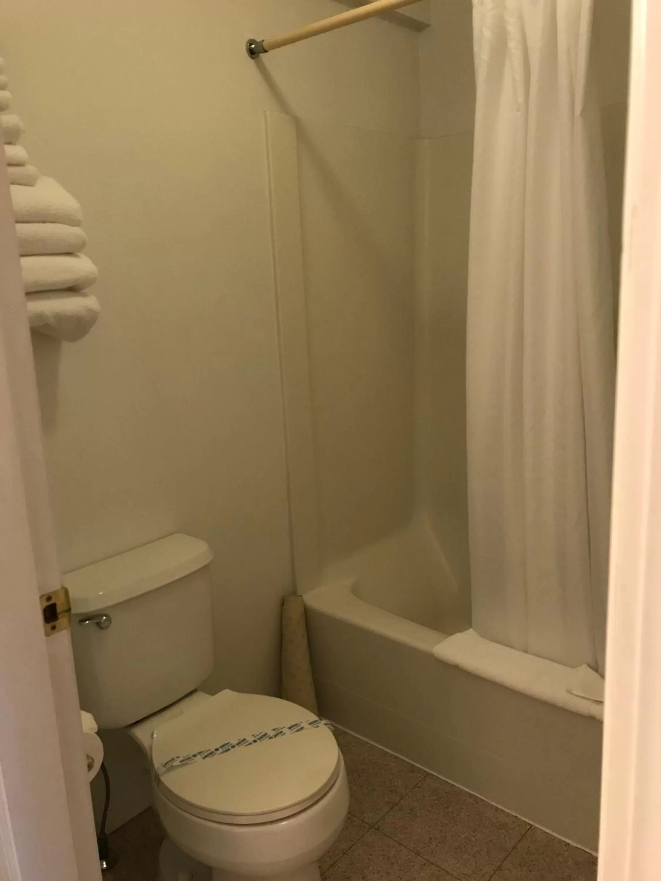 Shower in Cactus Tree Inn