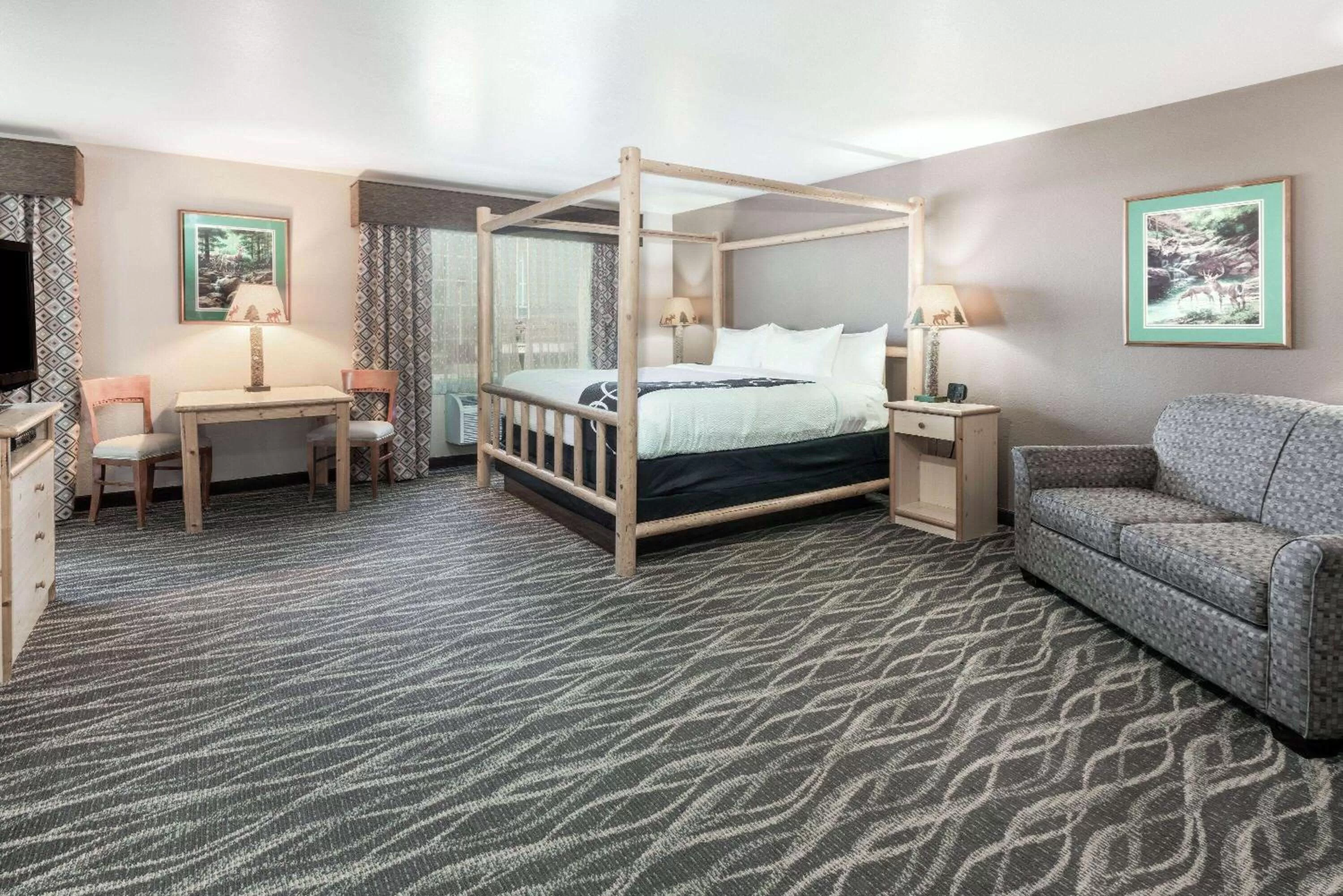Photo of the whole room, Bed in La Quinta by Wyndham Belgrade - Bozeman Airport
