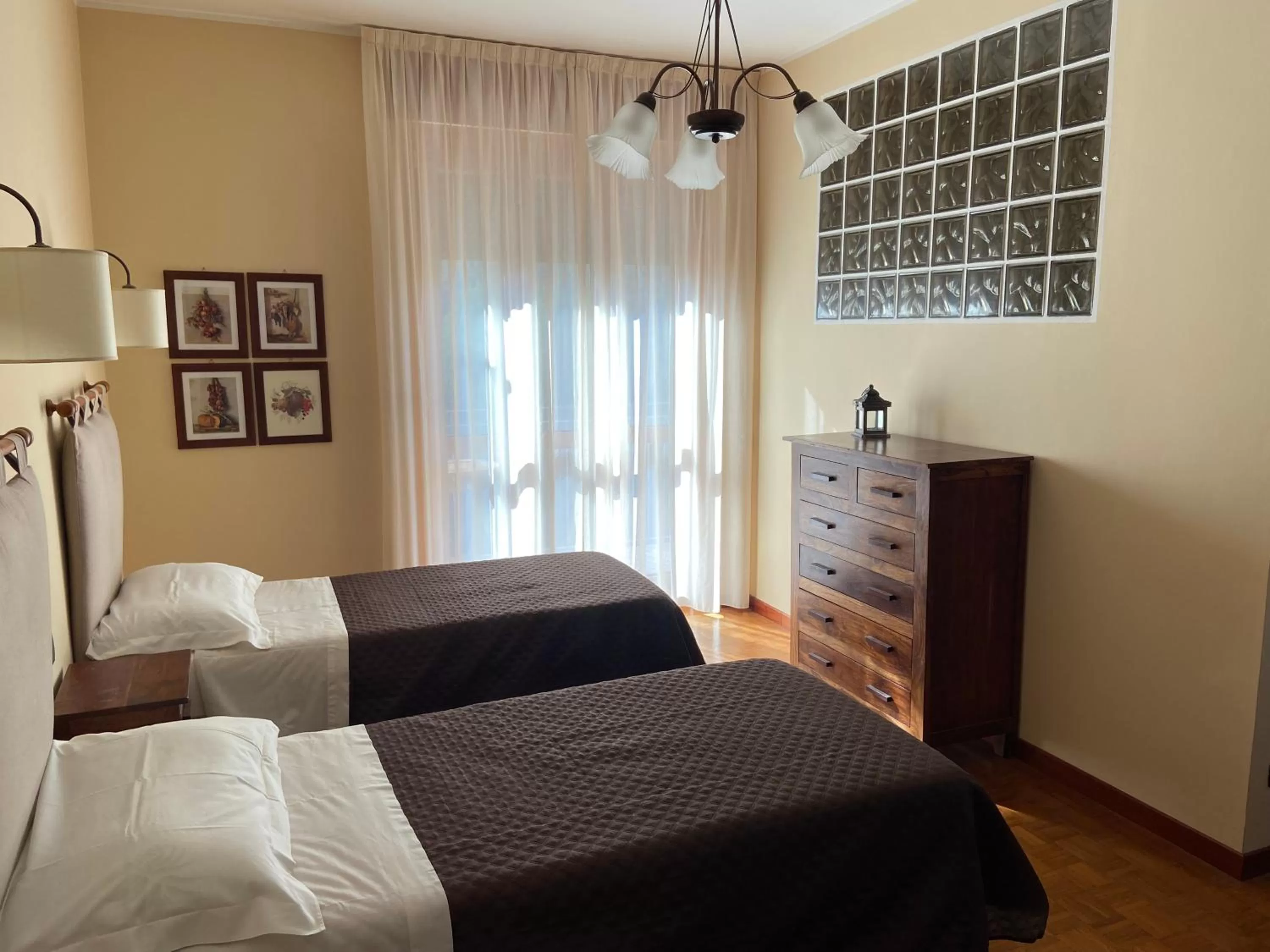 Photo of the whole room, Bed in La Via del Sole