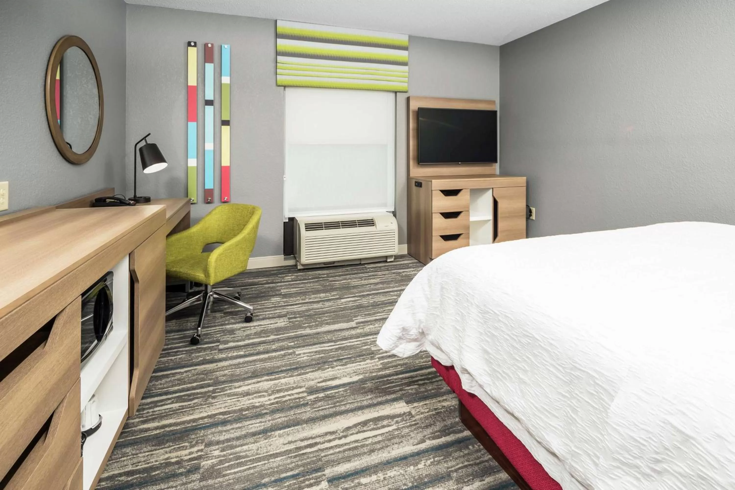 Bedroom, Bed in Hampton Inn Wilson Downtown