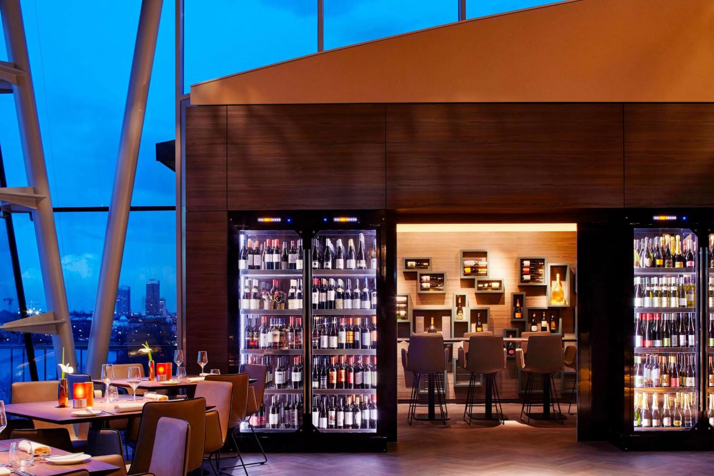 Restaurant/places to eat in Le Méridien Hamburg