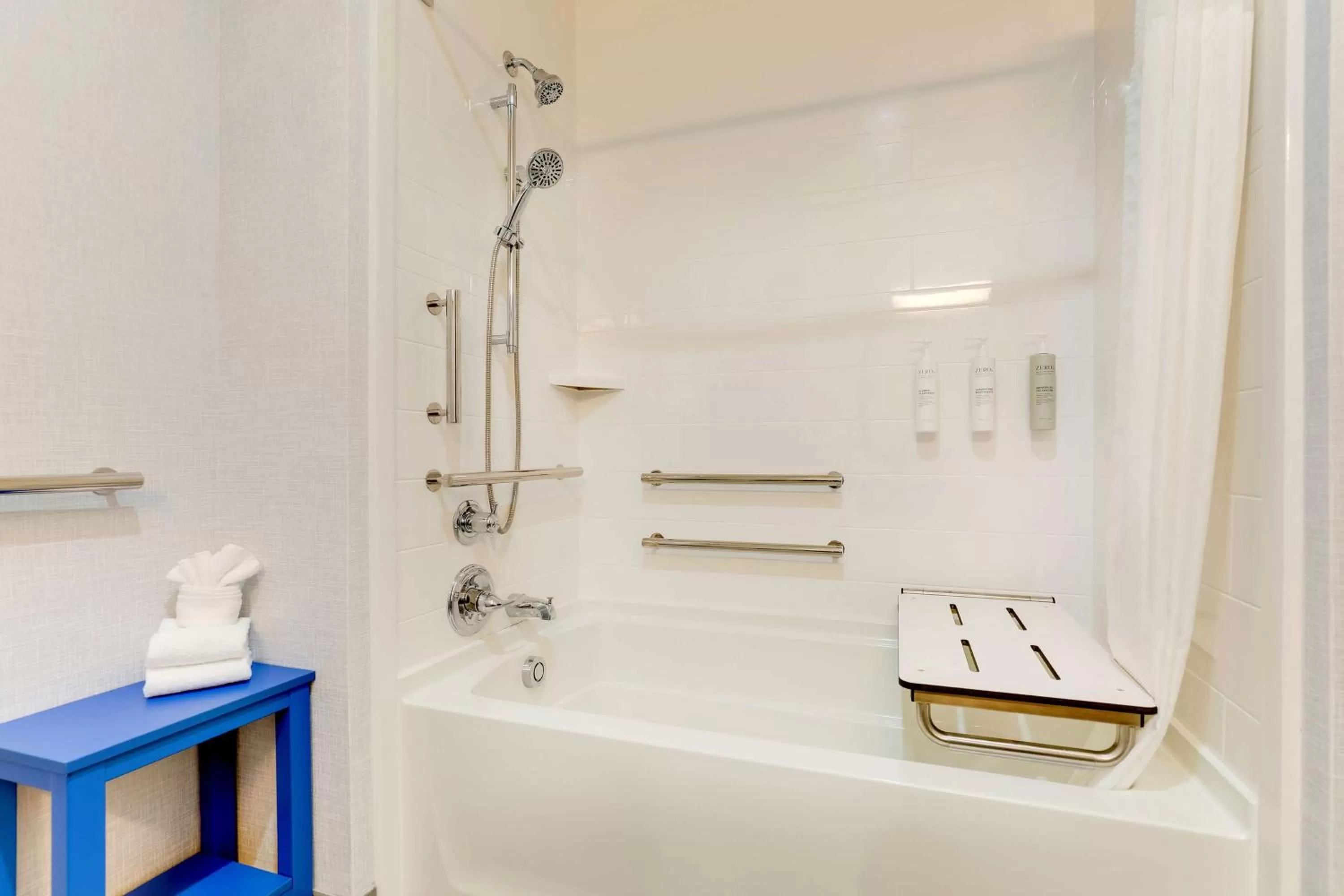 Bathroom in Hampton Inn & Suites Weatherford, Tx