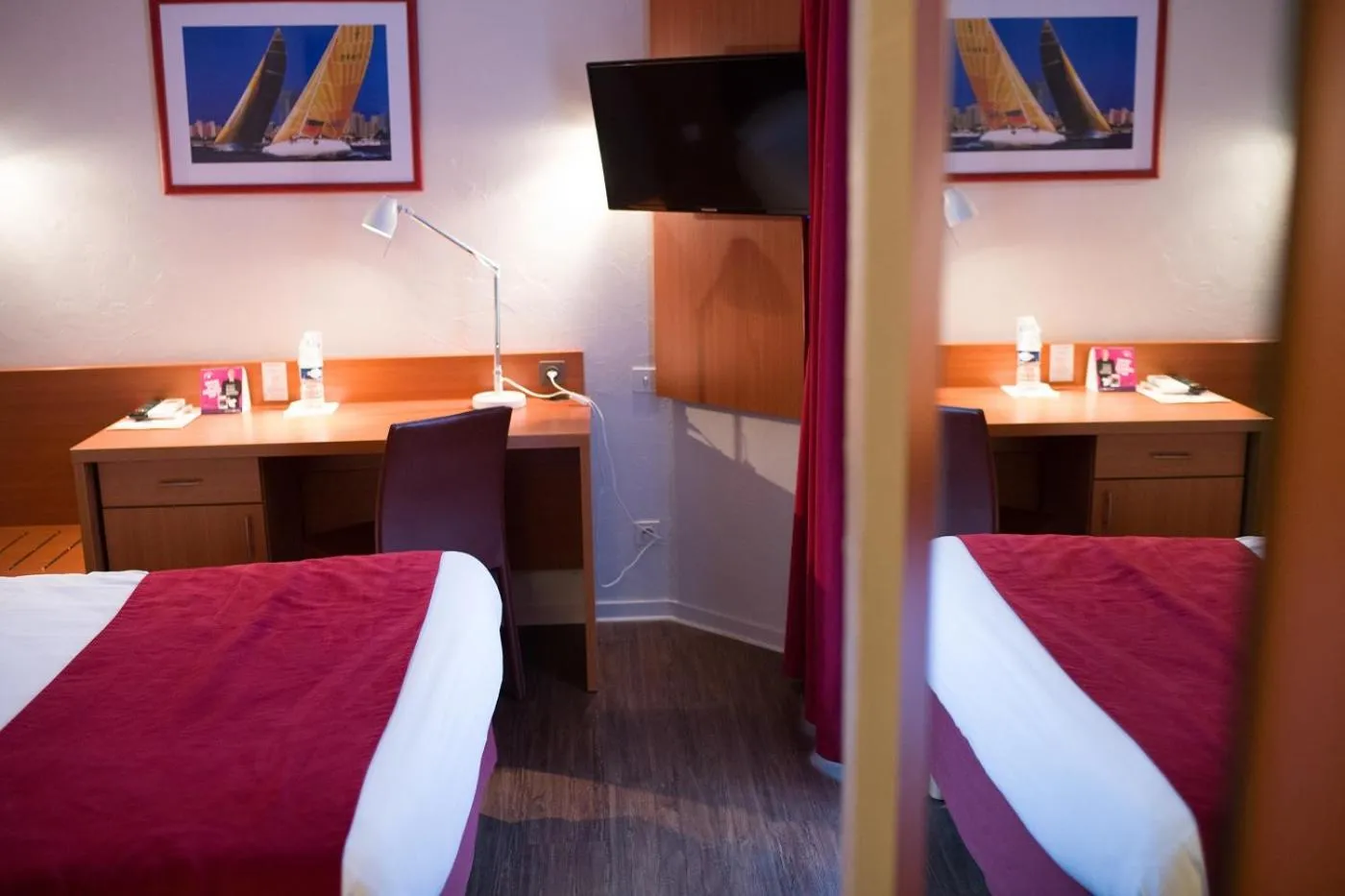 Bedroom, Bed in The Originals City, Hôtel Le Sextant, Toulouse Sud