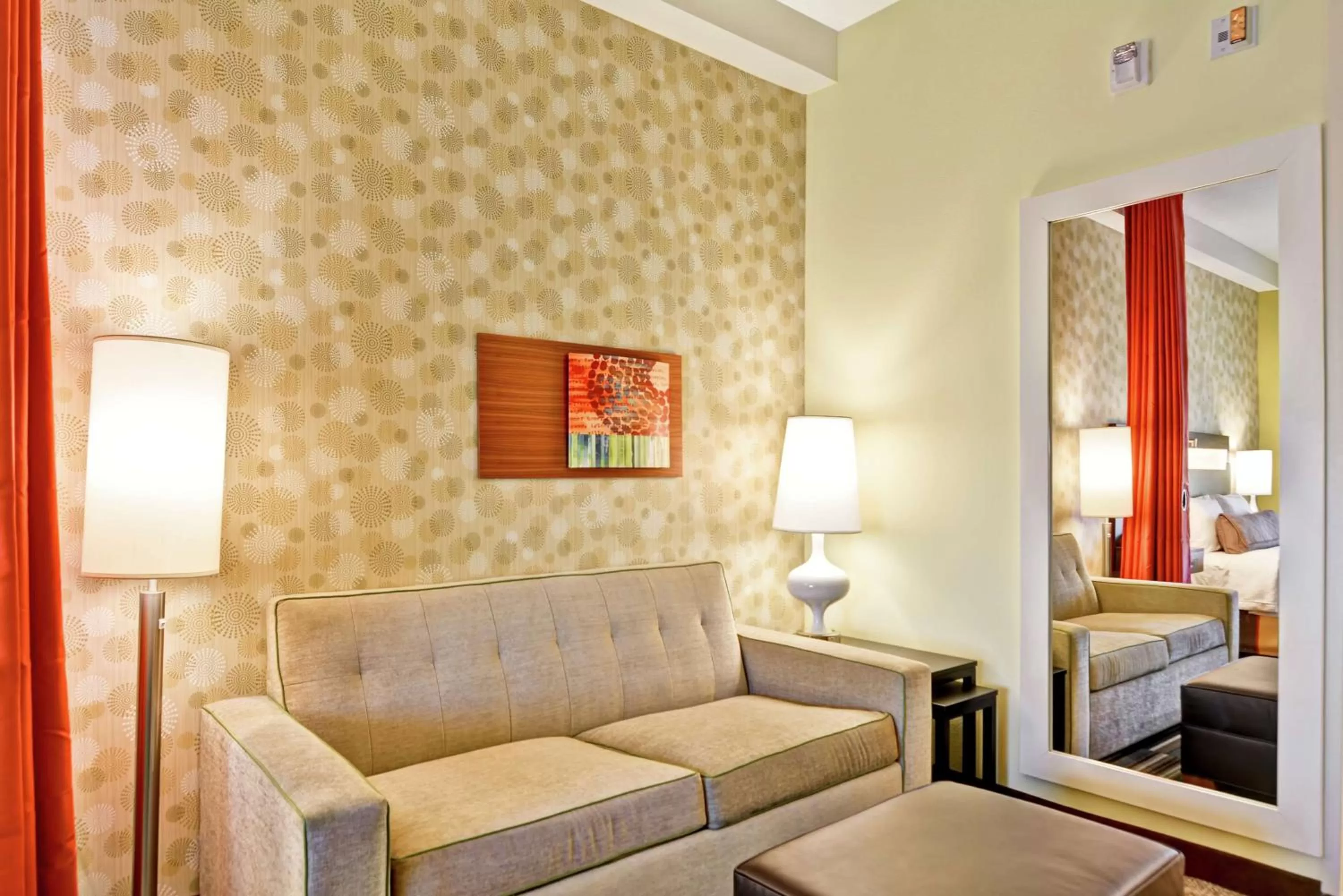 Living room in Home2 Suites by Hilton Charlotte Airport