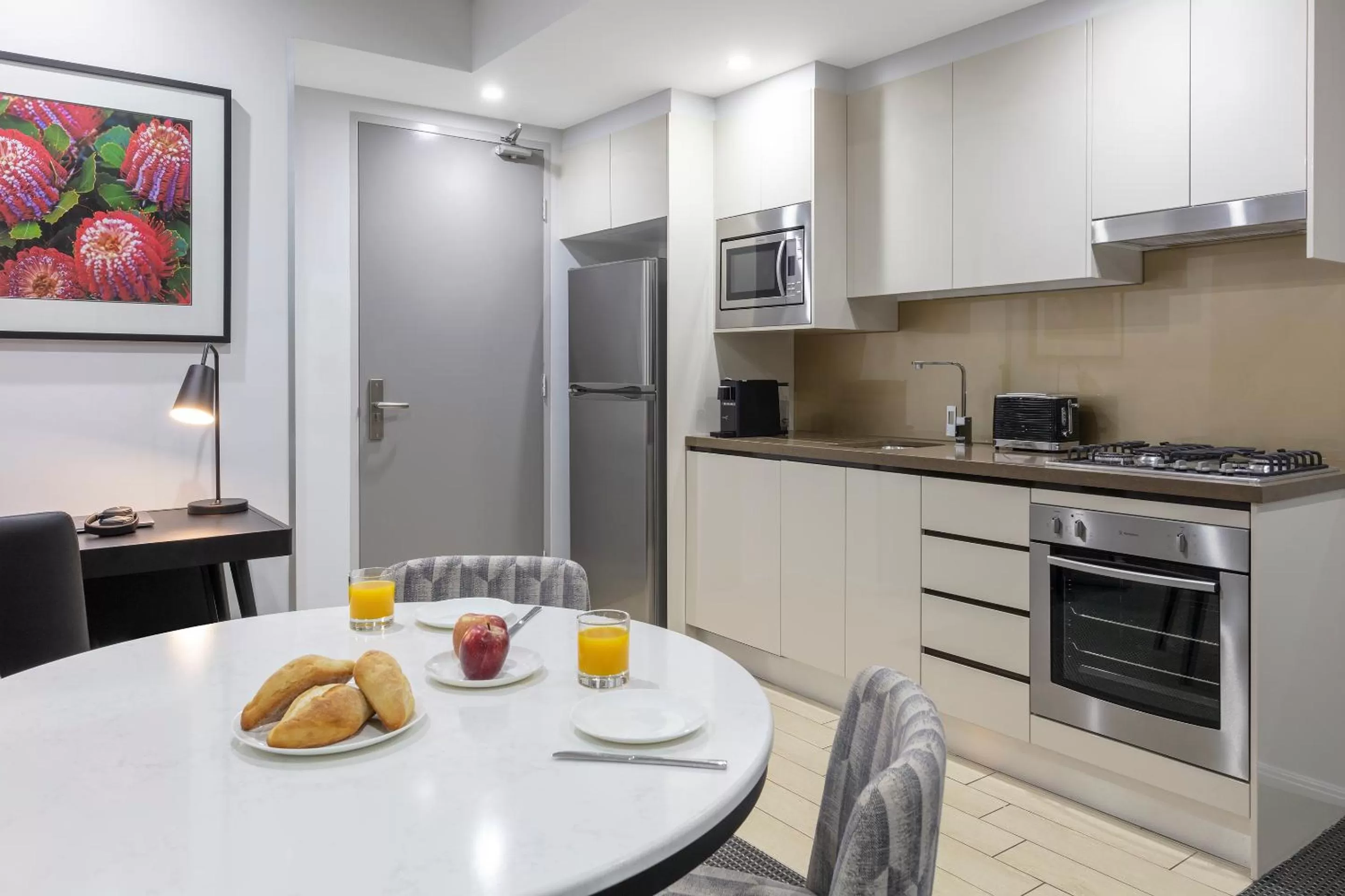 Kitchen or kitchenette in Meriton Suites North Ryde