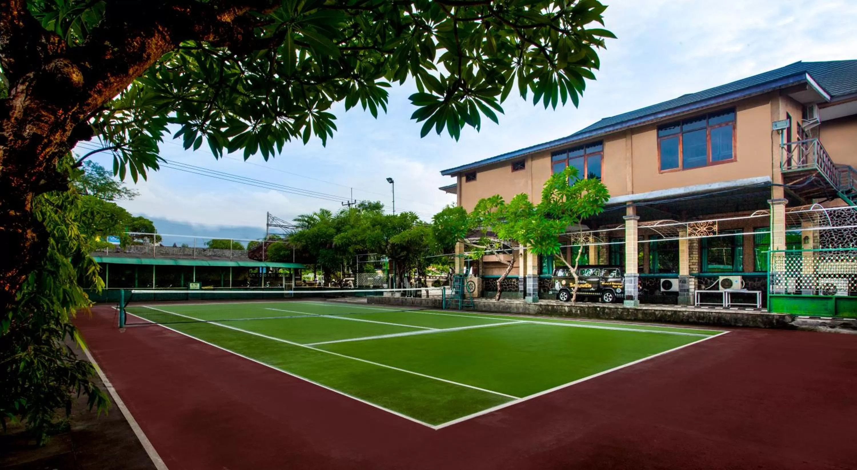 Tennis court in Bali Taman Beach Resort & Spa Lovina