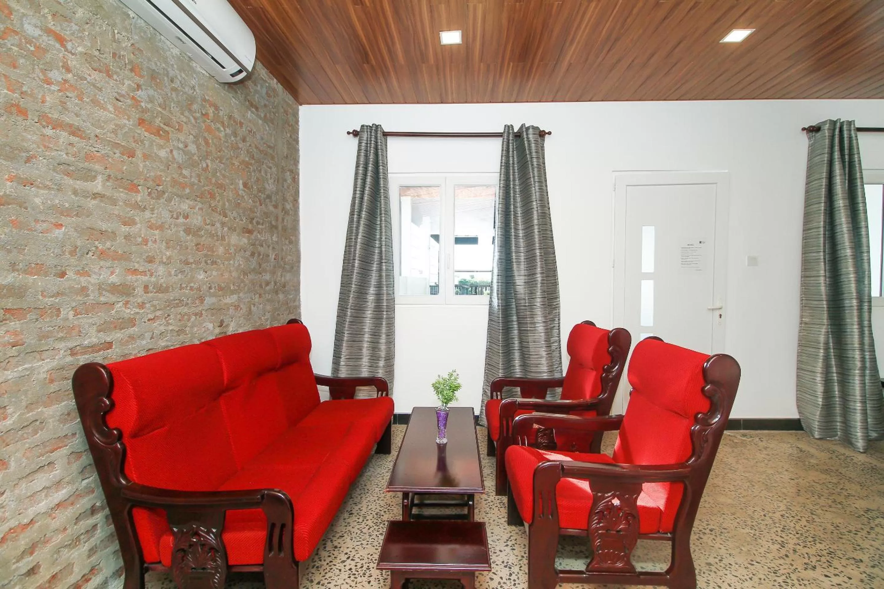 Bedroom, Seating Area in Hotel 198 Negombo