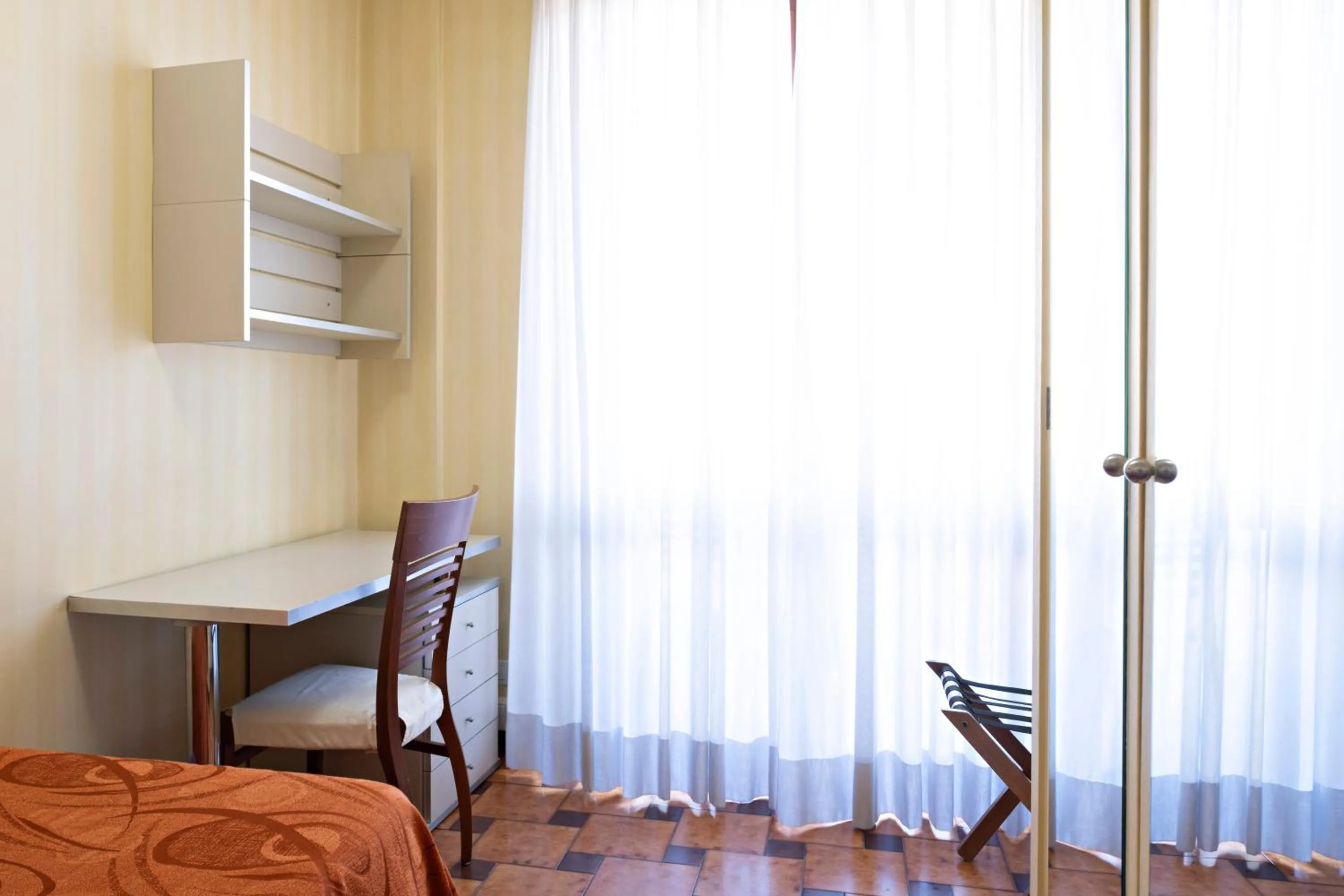 Single Room in Hotel Mirage