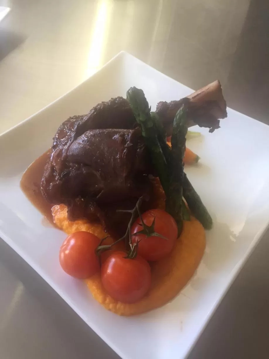 Restaurant/places to eat in Finley Country Club Hotel Motel