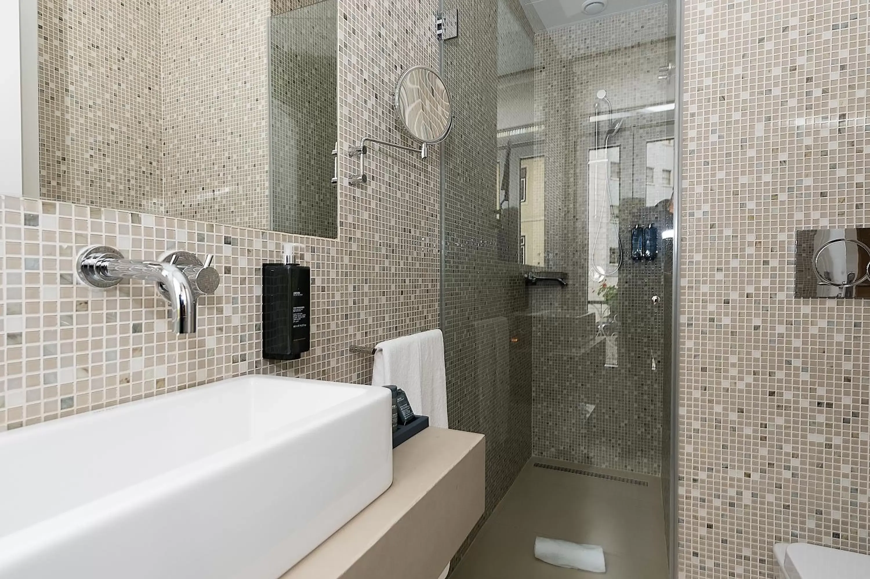 Superior Twin Room in The Leaf Boutique Hotel Lisbon - Adults Only Superior Twin Room in The Leaf Boutique Hotel Lisbon - Adults Only