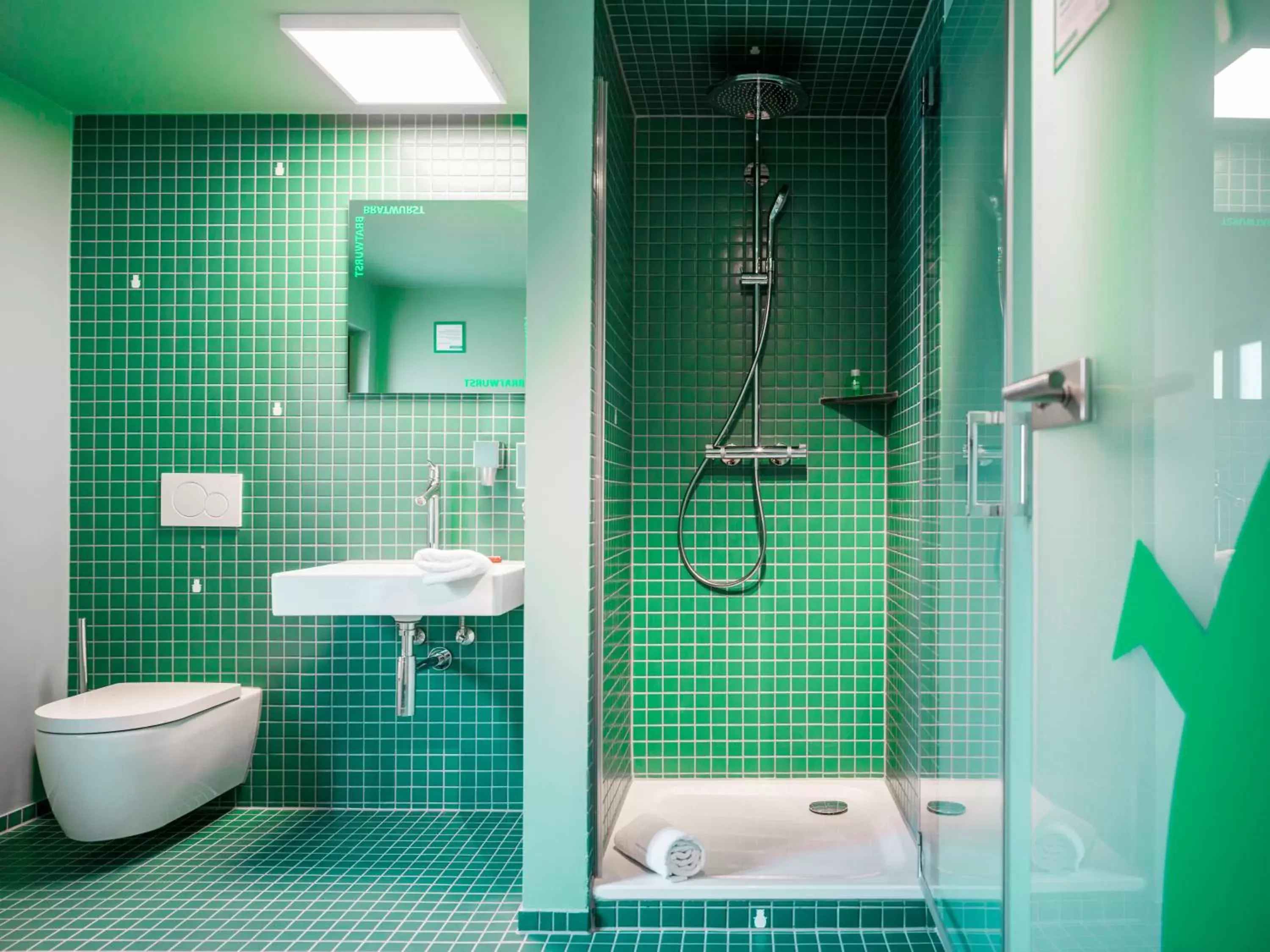 Single Room with Bath in BRATWURSThotel Single Room with Bath in BRATWURSThotel