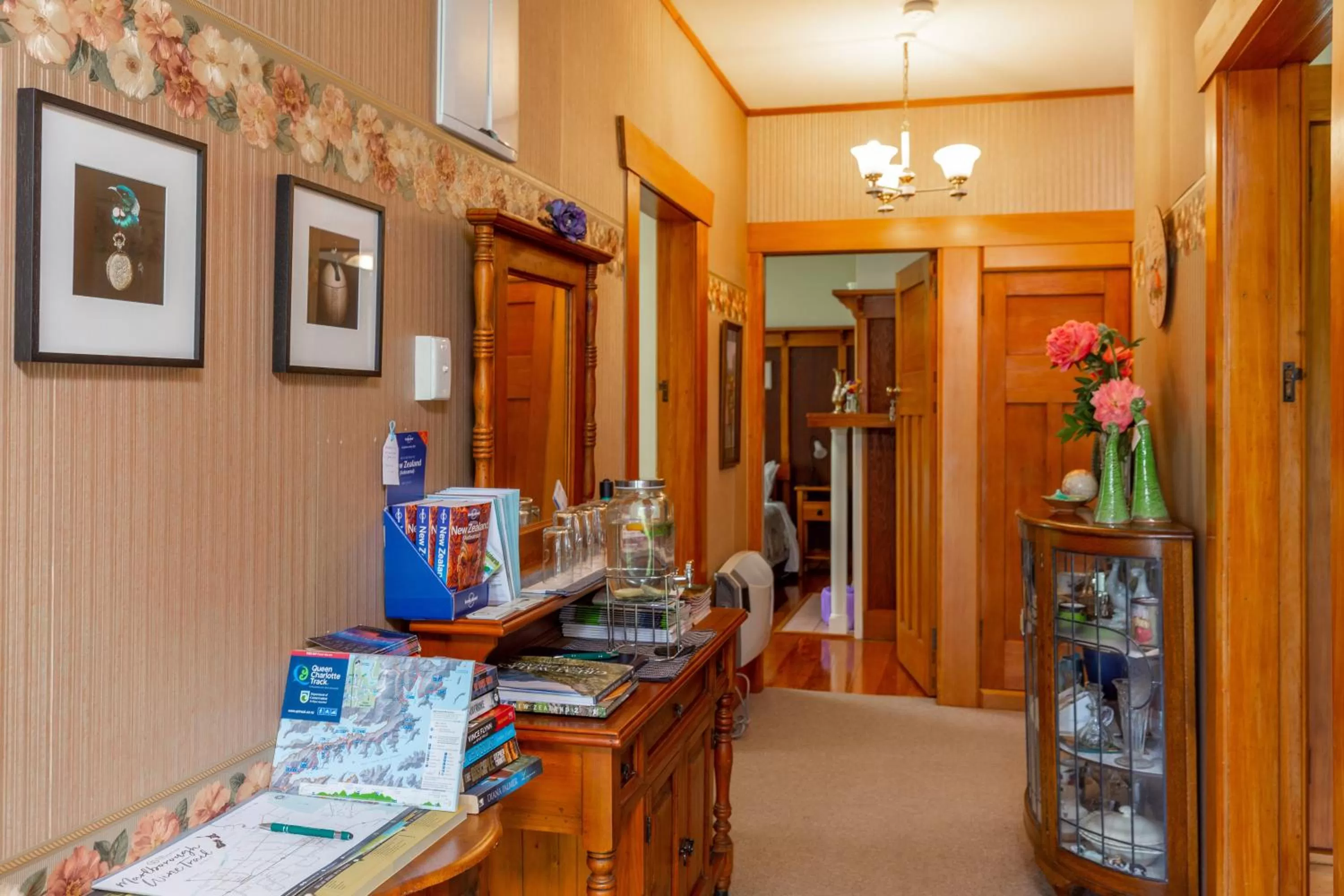 Lobby/Reception in Olde Mill House B&B & Bike2Wine cycle hire