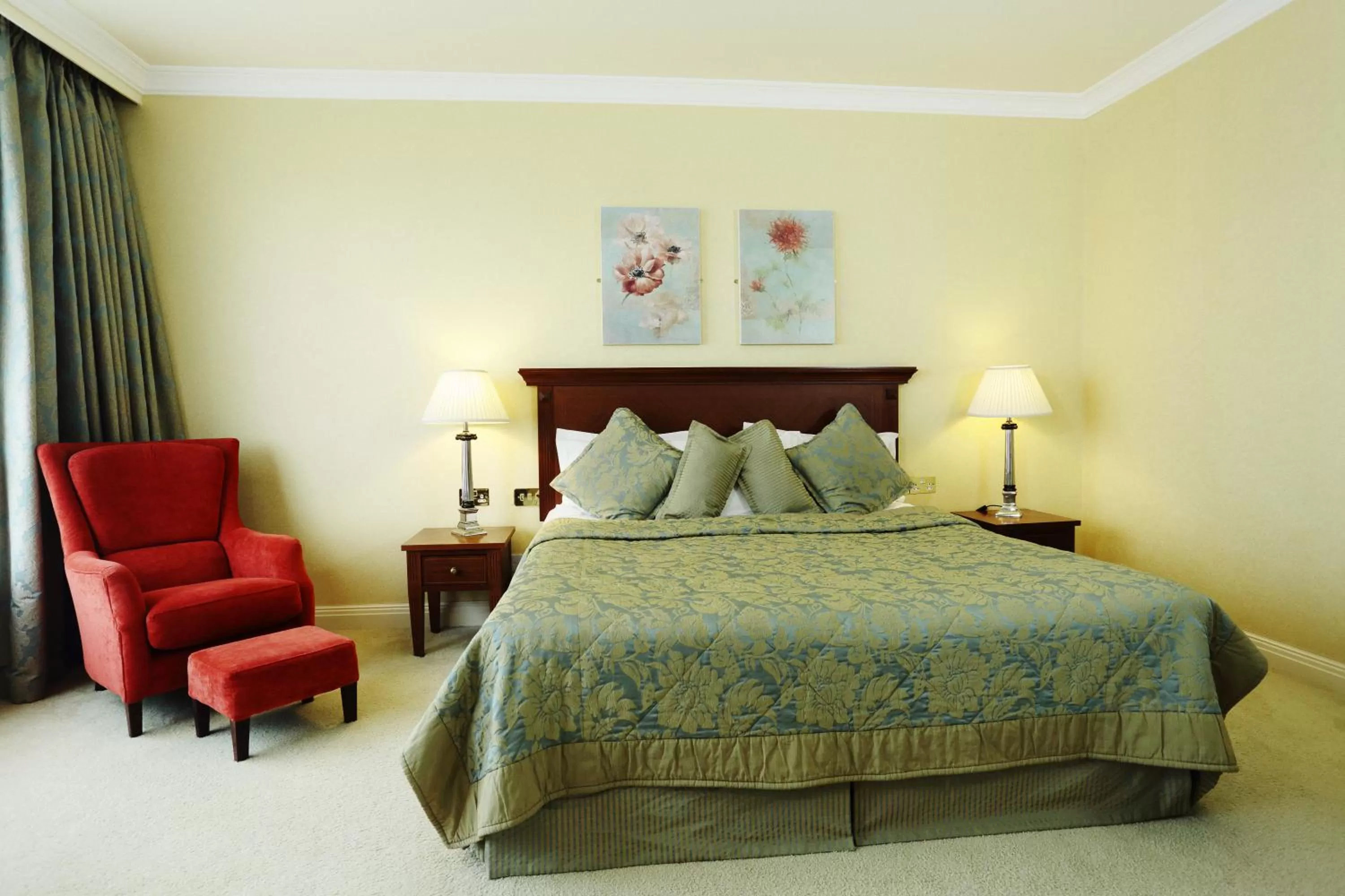 Photo of the whole room, Bed in The Ardilaun Hotel