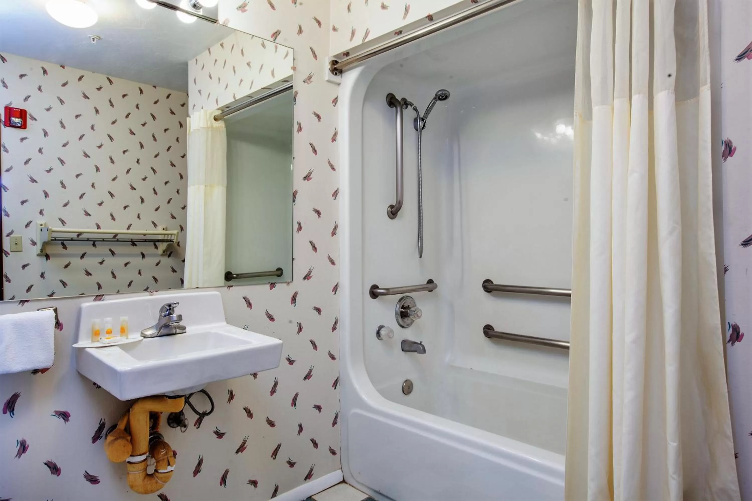 Shower, Bathroom in Muyawki Inn