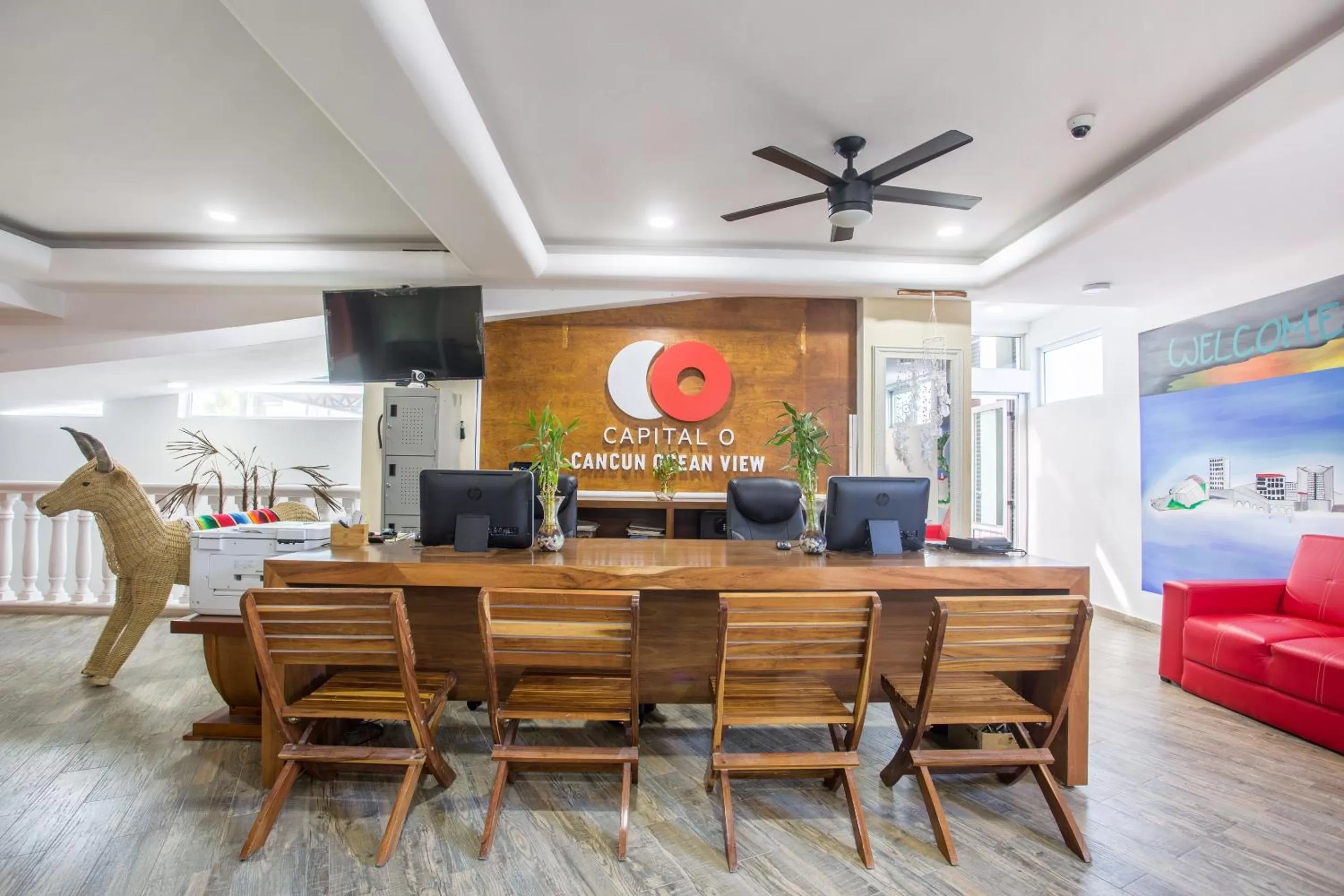 Lobby or reception in Capital O Cancun Ocean View, Cancún