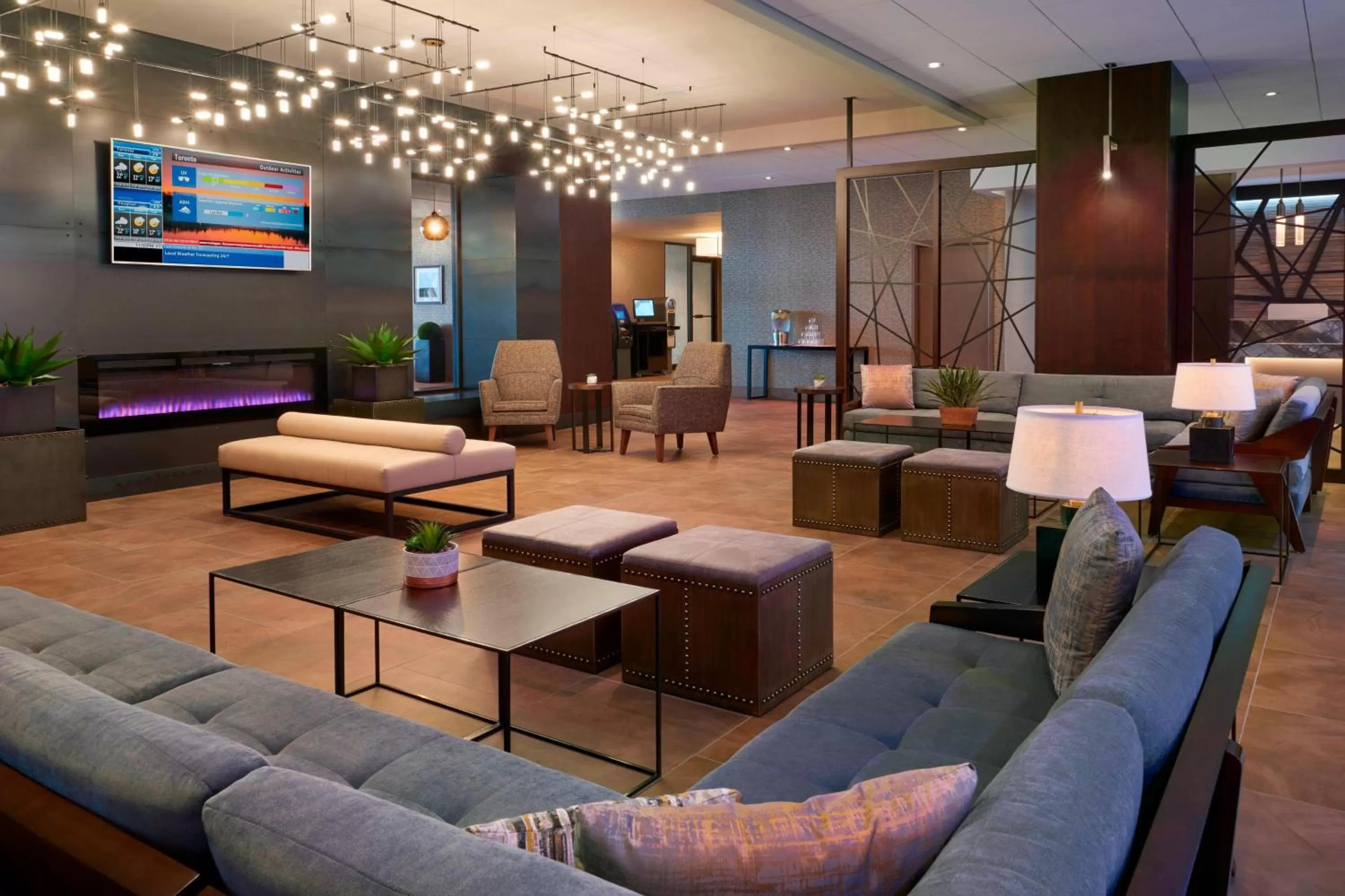Lounge or bar in Toronto Airport Marriott Hotel