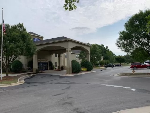 Property building in Inn at Clinton