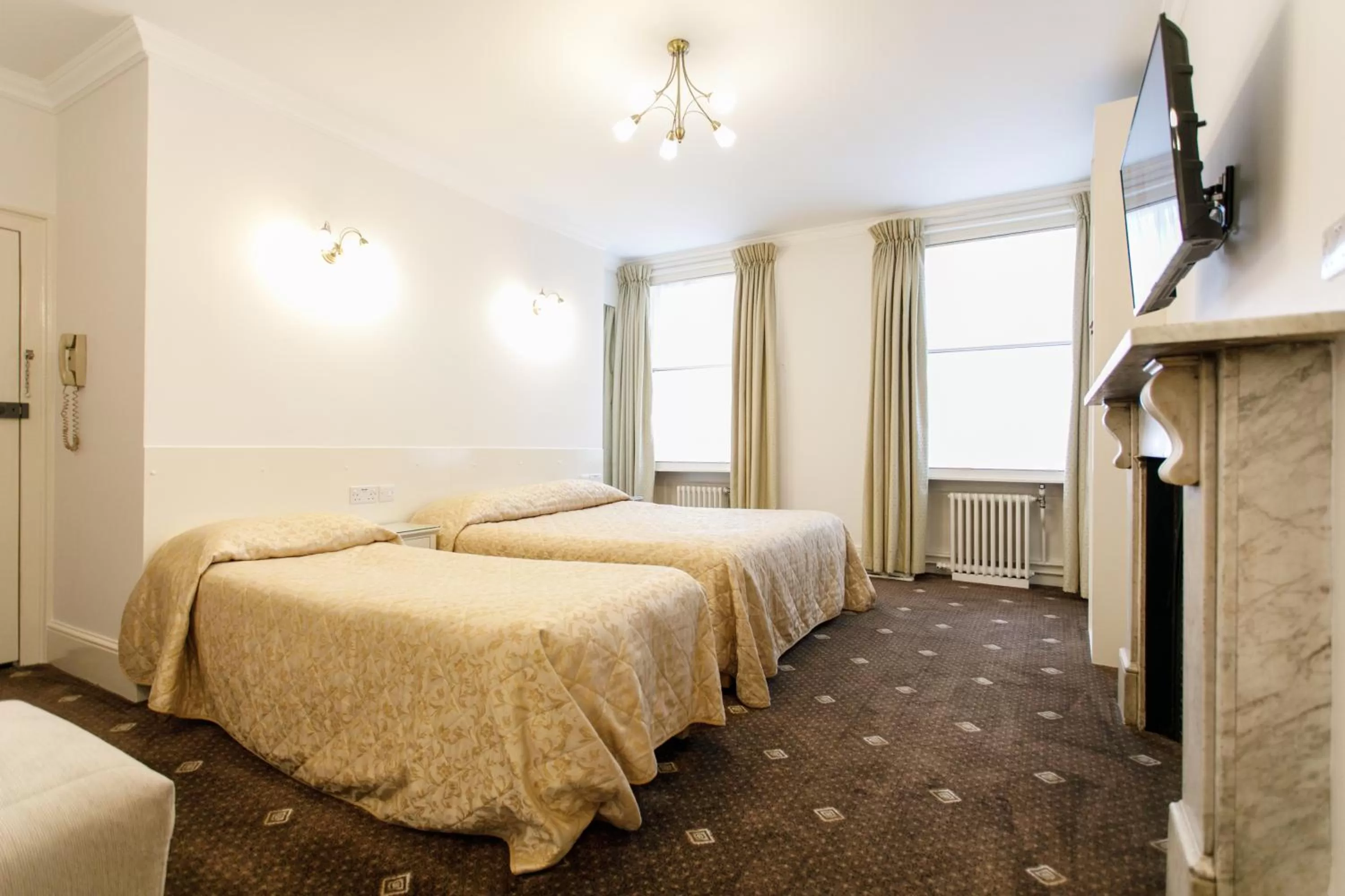 Bathroom, Bed in Jesmond Hotel