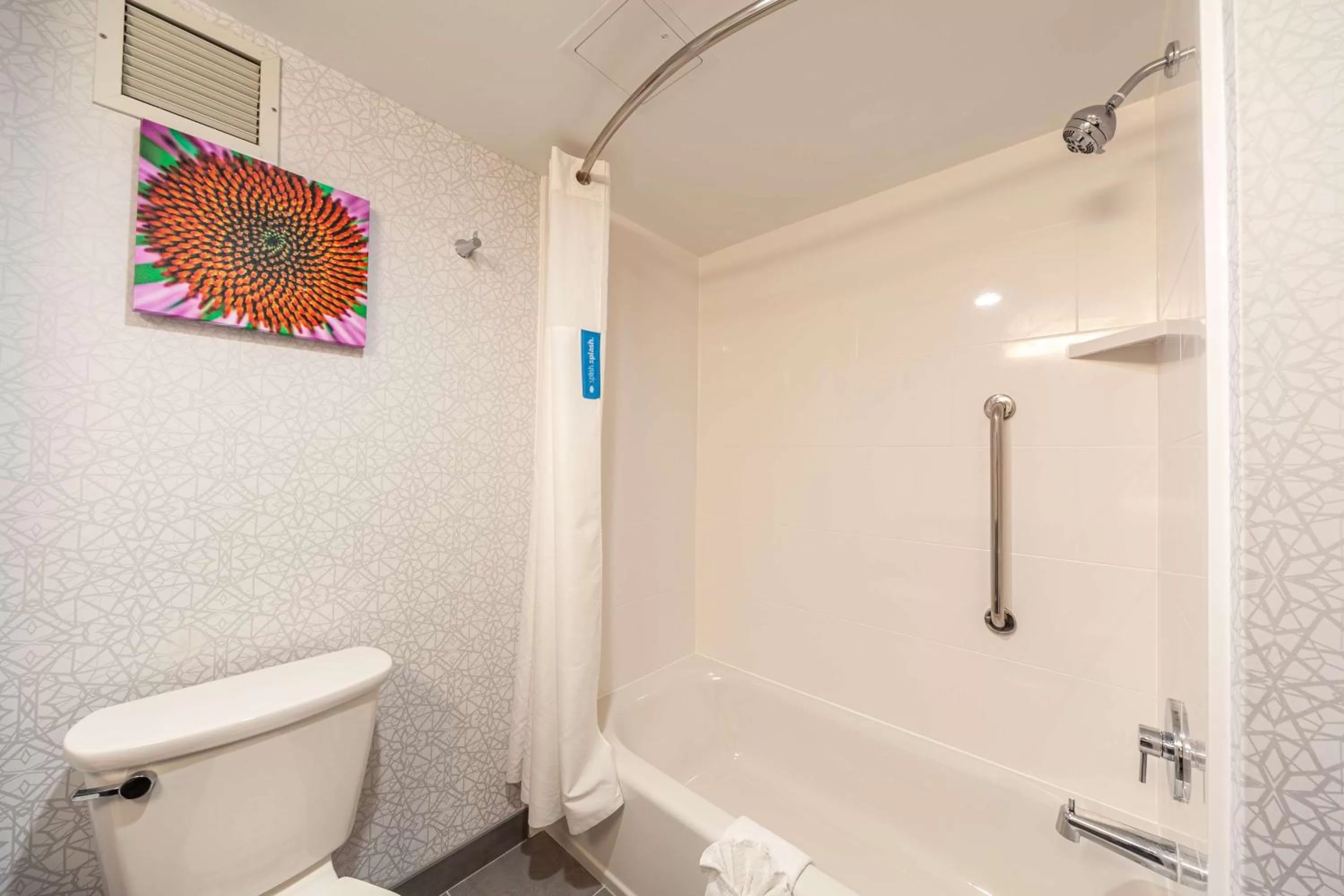 Bathroom in Hampton Inn Winchester