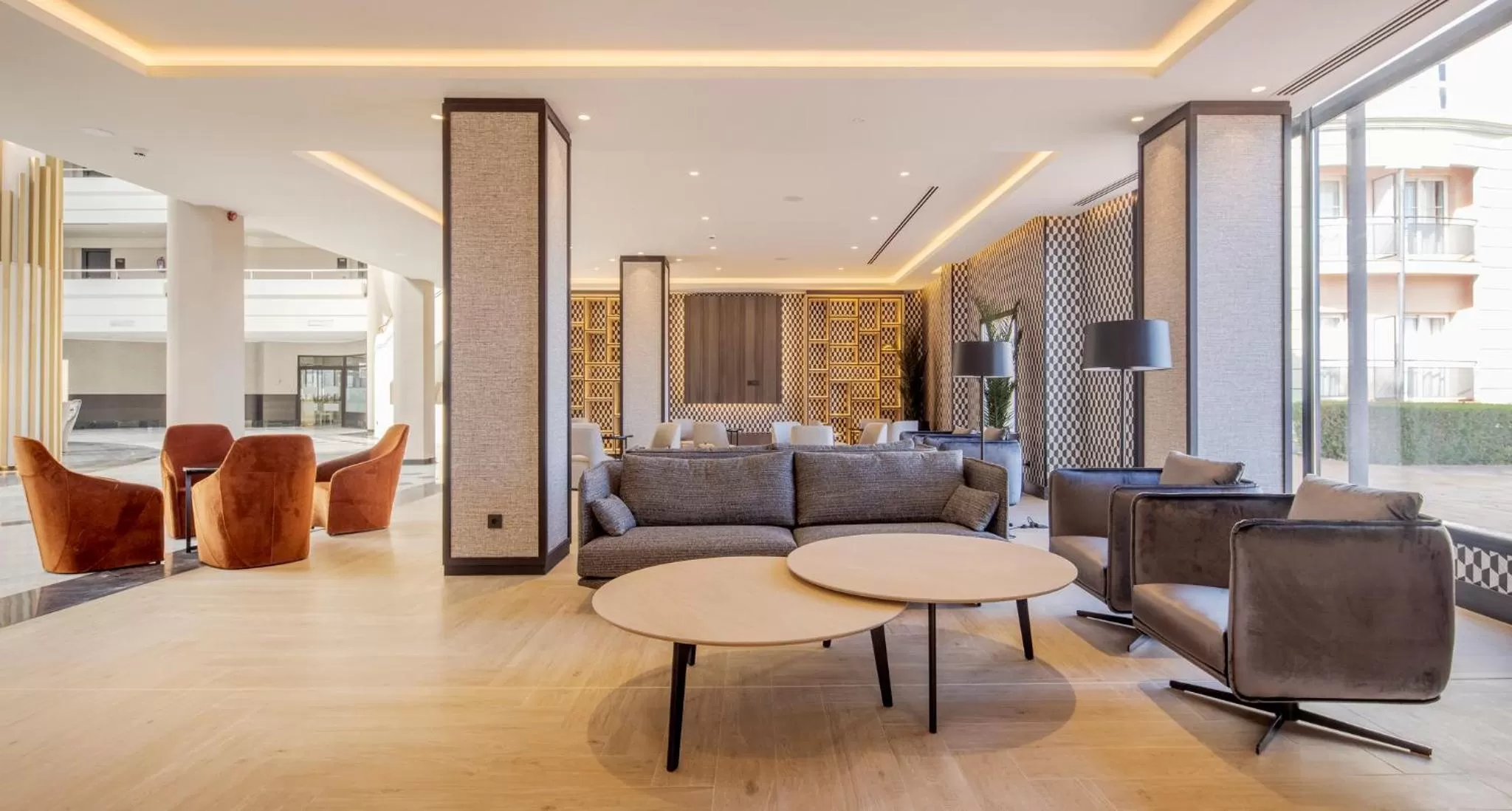 Coffee/tea facilities in Ilunion Alcora Sevilla