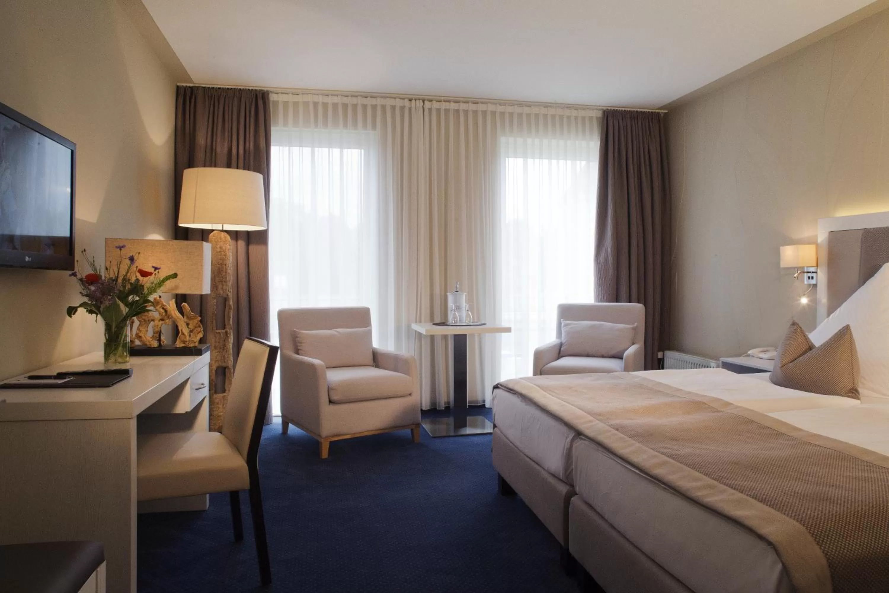 Photo of the whole room, Bed in HafenHotel PommernYacht