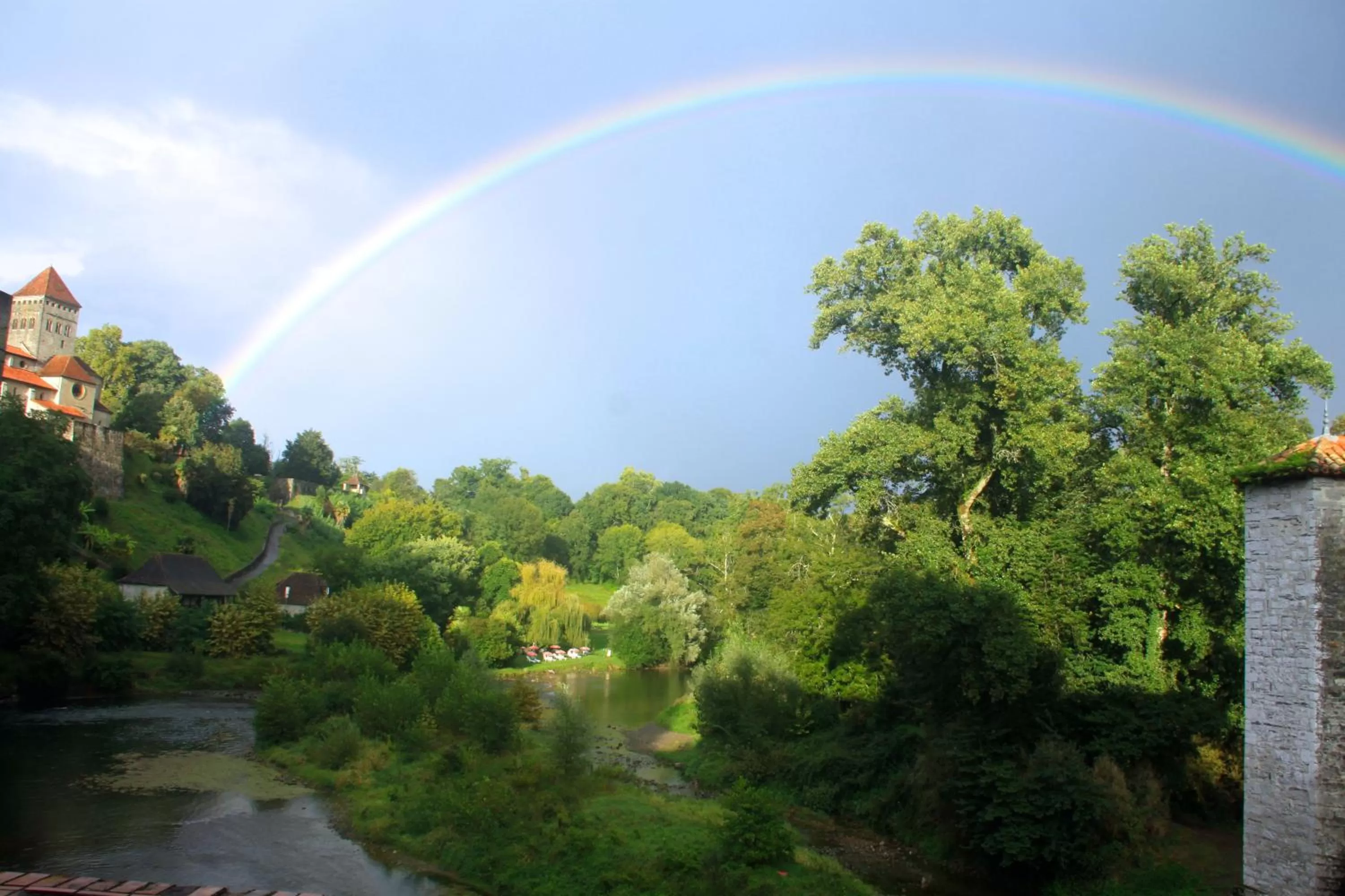Property building in Chambres du Pont de la Légende