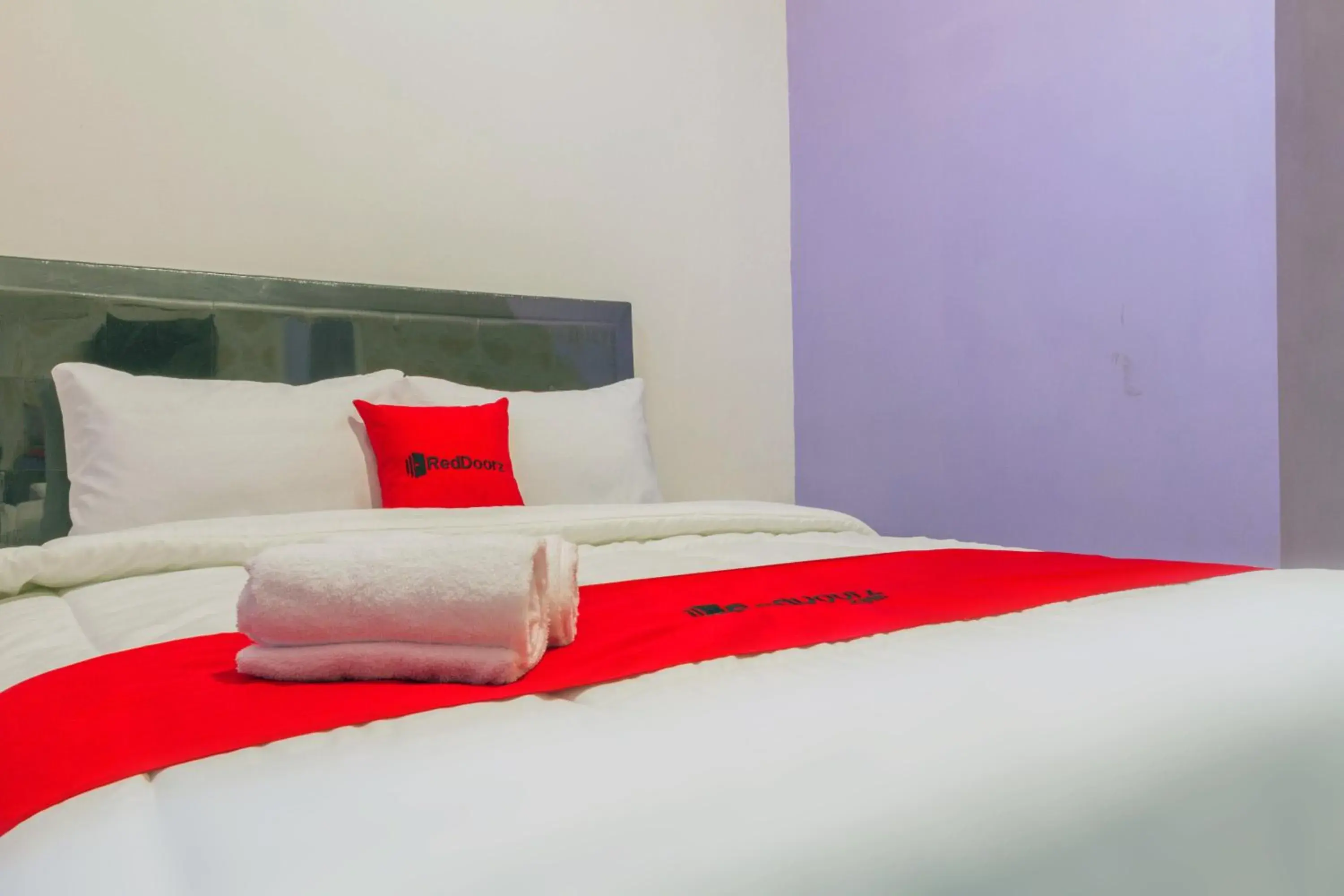 Double Room in RedDoorz Plus @ Tuparev Cirebon 2 Double Room in RedDoorz Plus @ Tuparev Cirebon 2