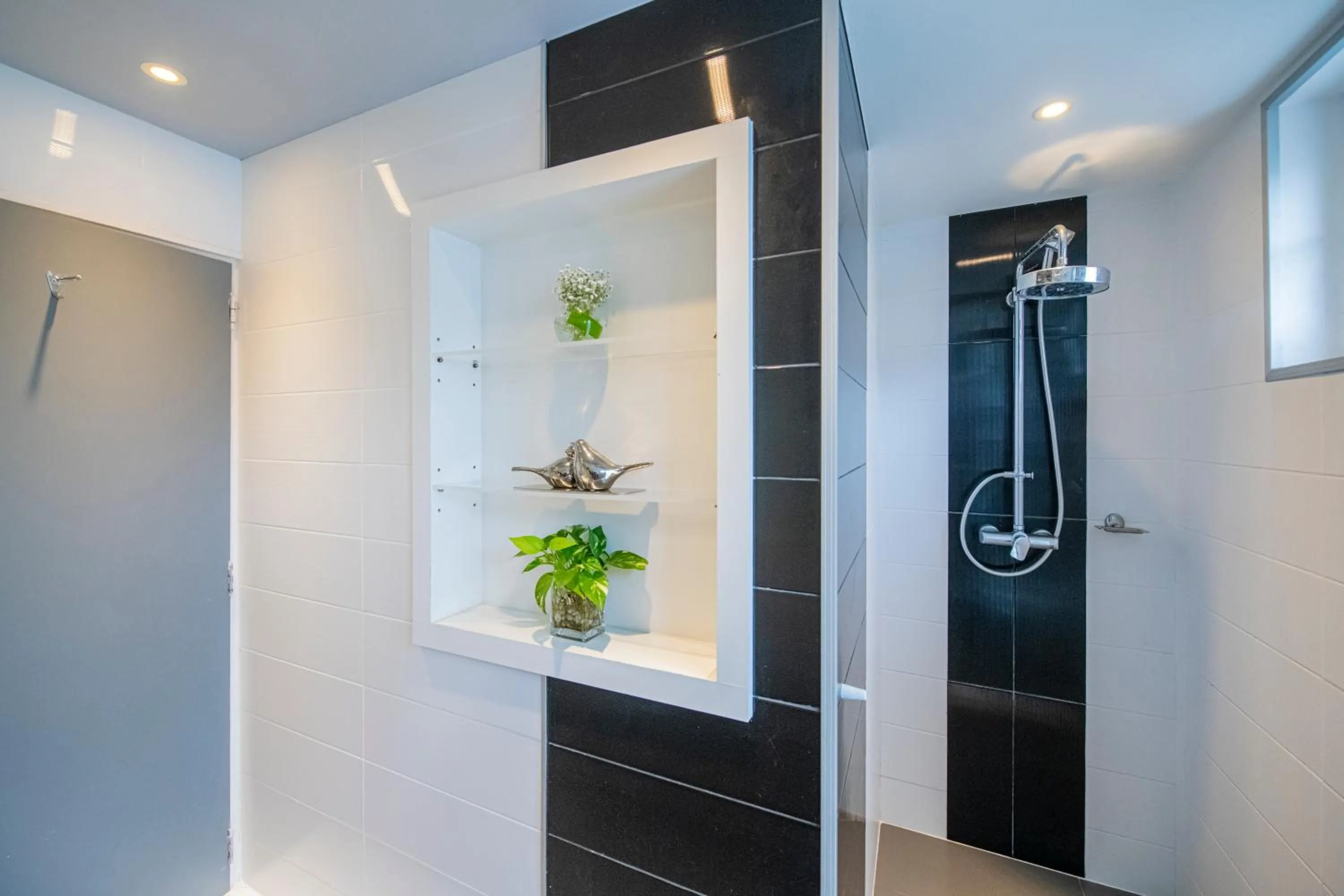 Shower in NH Boat Lagoon Phuket Resort