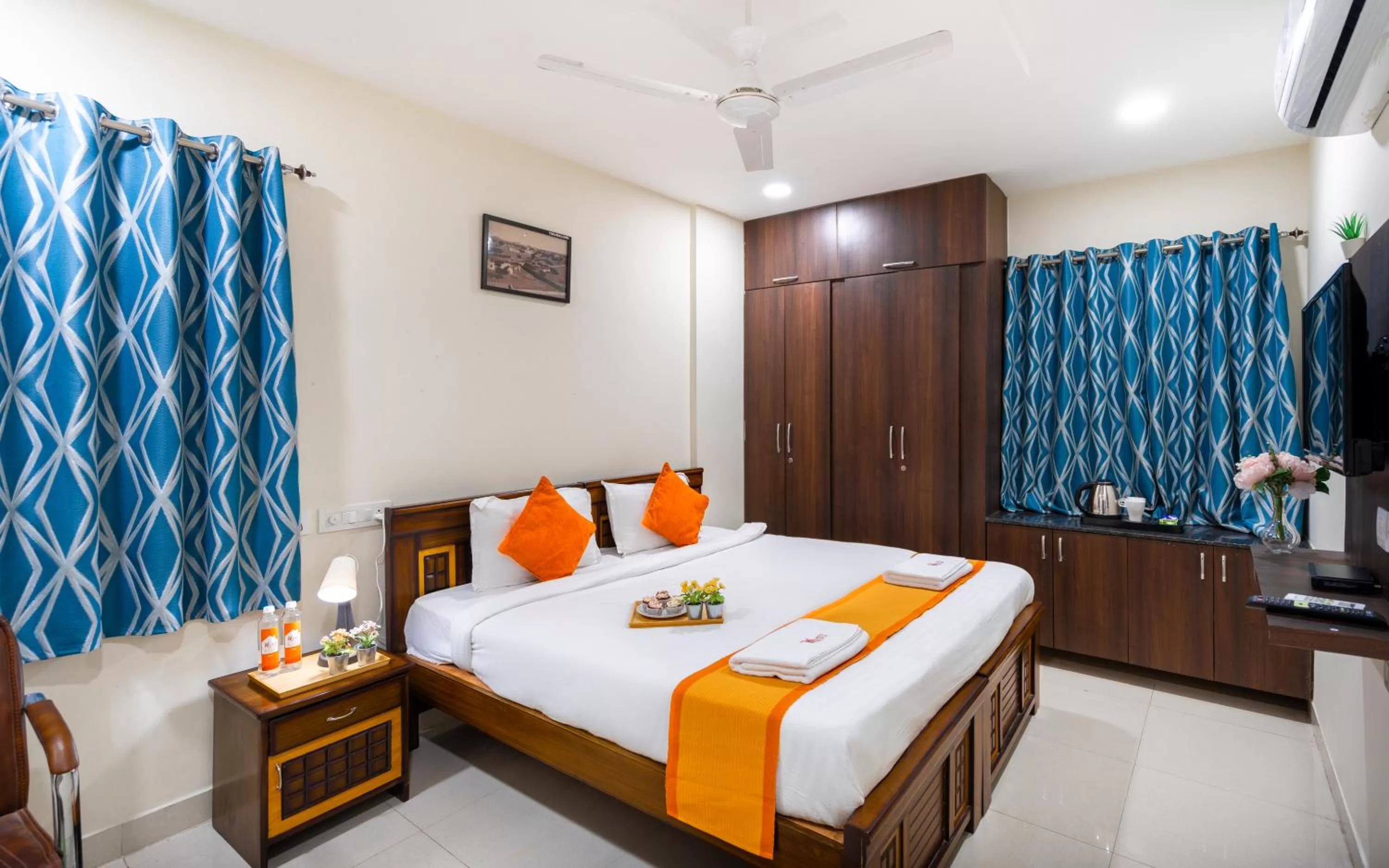 Bedroom, Bed in Hotel Voila Atnest Suites Kokapet, Business Hotel