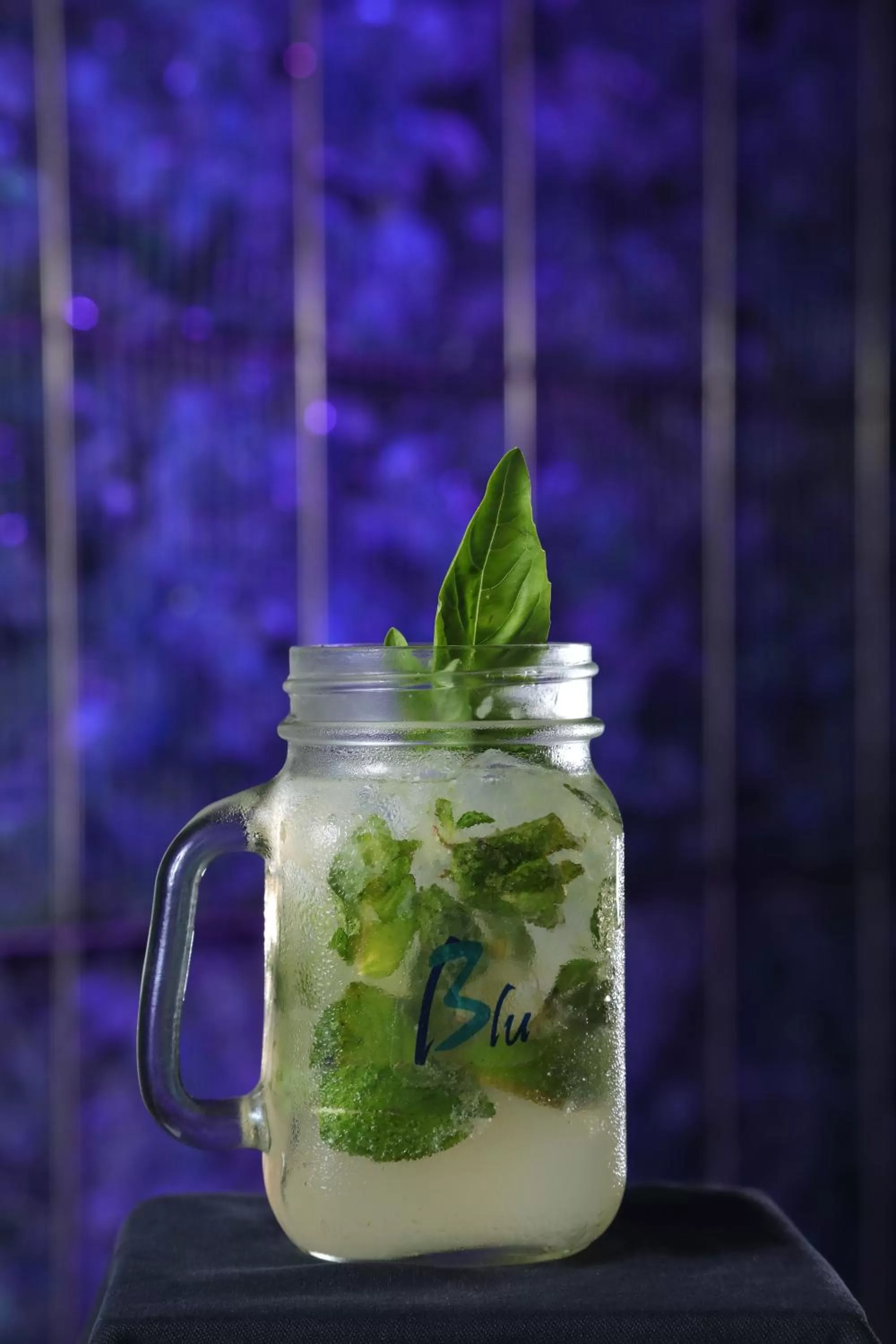 Lounge or bar in InterContinental Tegucigalpa at Multiplaza Mall by IHG