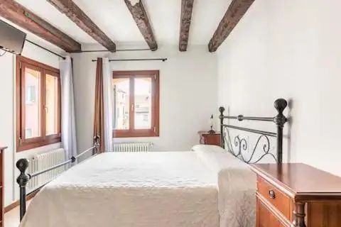 Bed in Sweet Venice - rooms & apartments