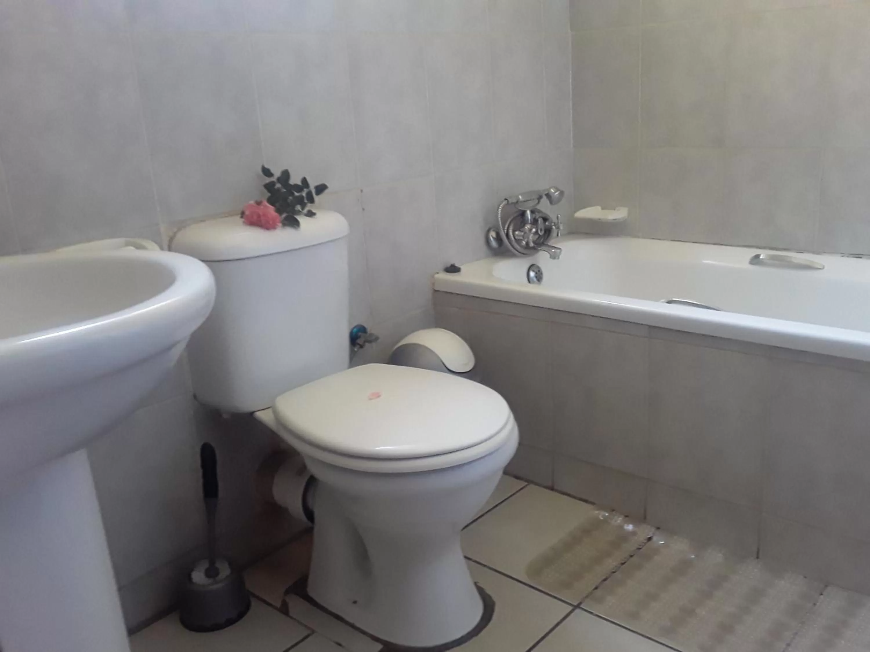 Bathroom in Vuya Nathi Bed and Breakfast