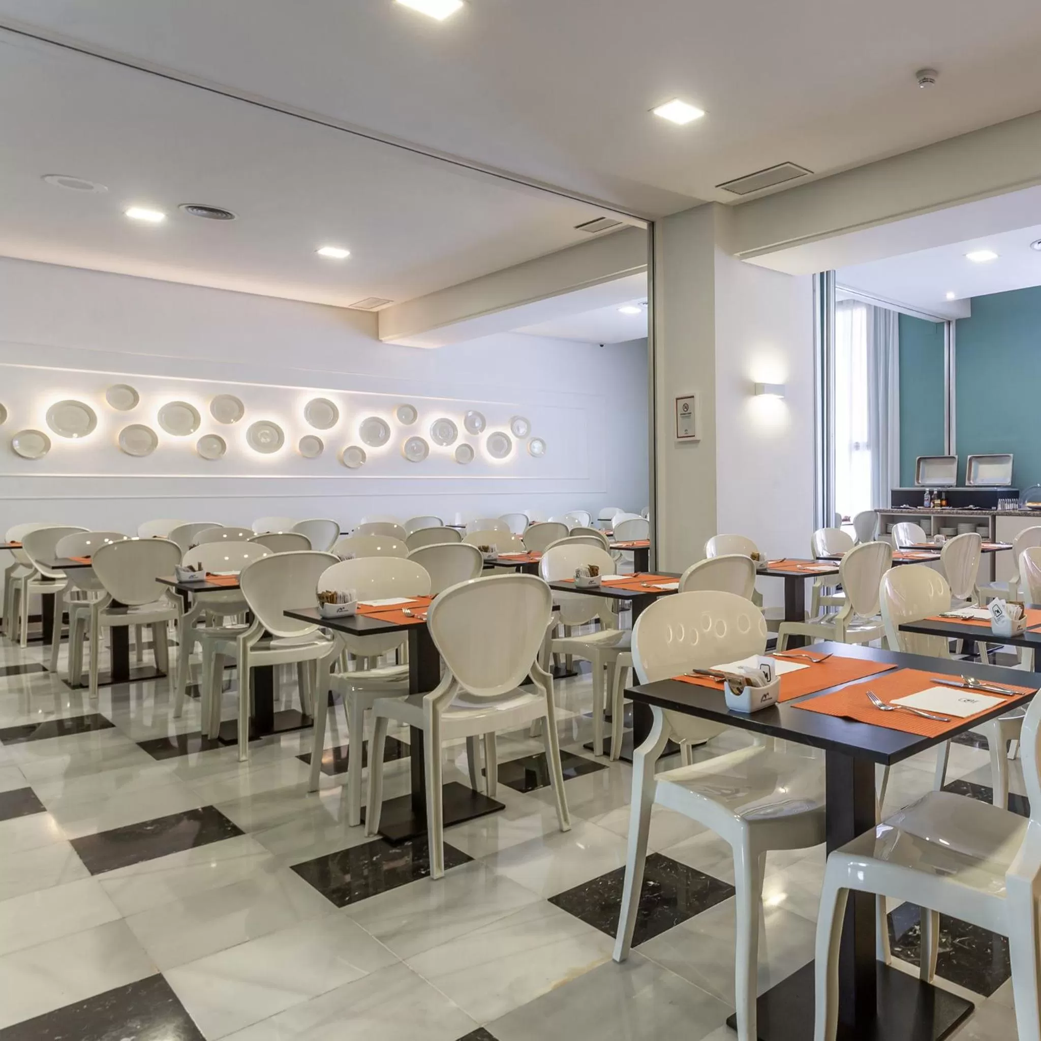 Buffet breakfast in Monte Triana