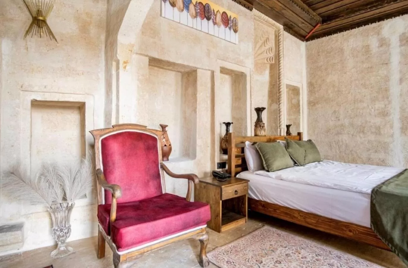 Photo of the whole room, Bed in Uzay Cave Suite Hotel