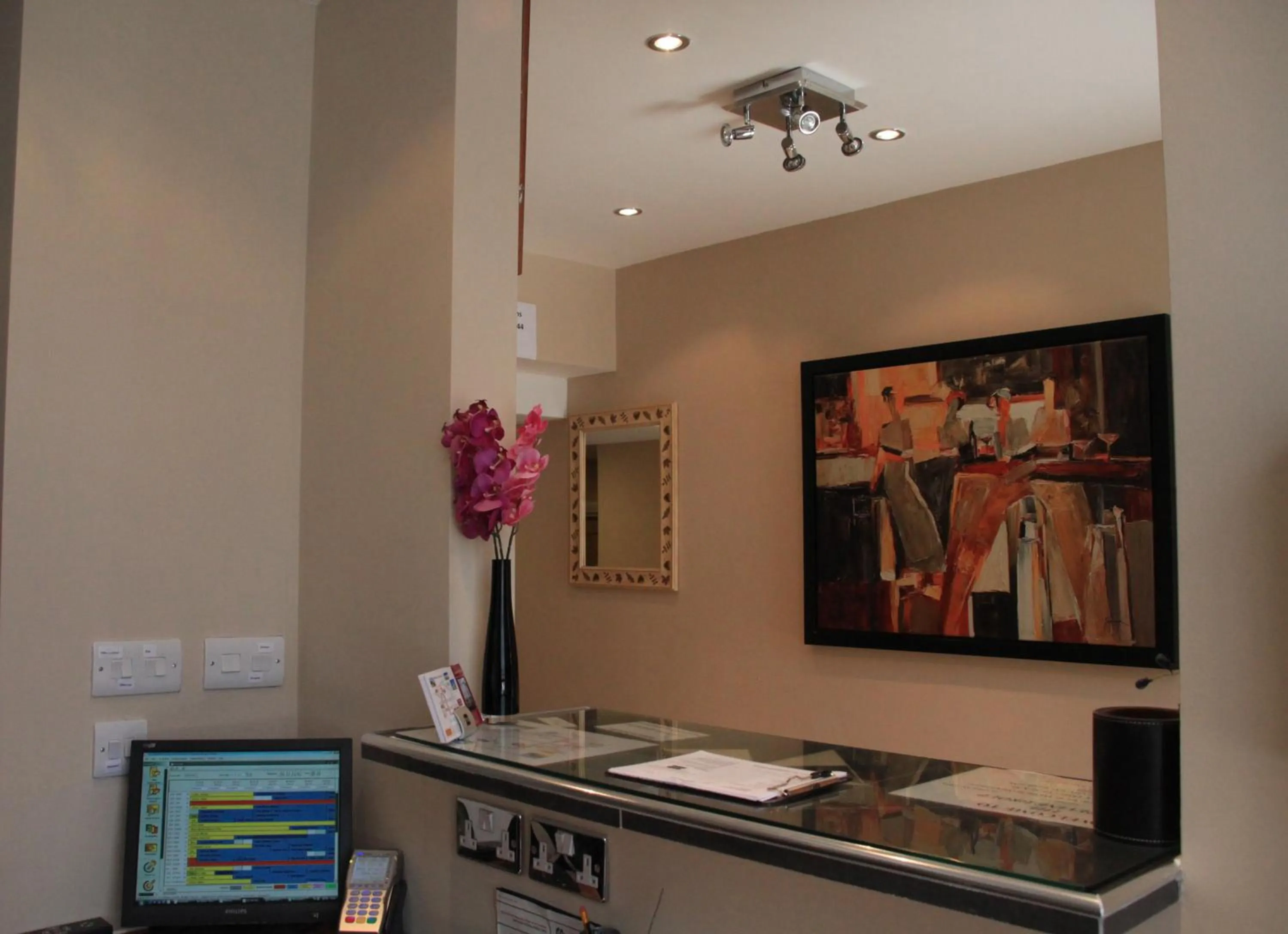 Lobby or reception in The Grapevine Hotel