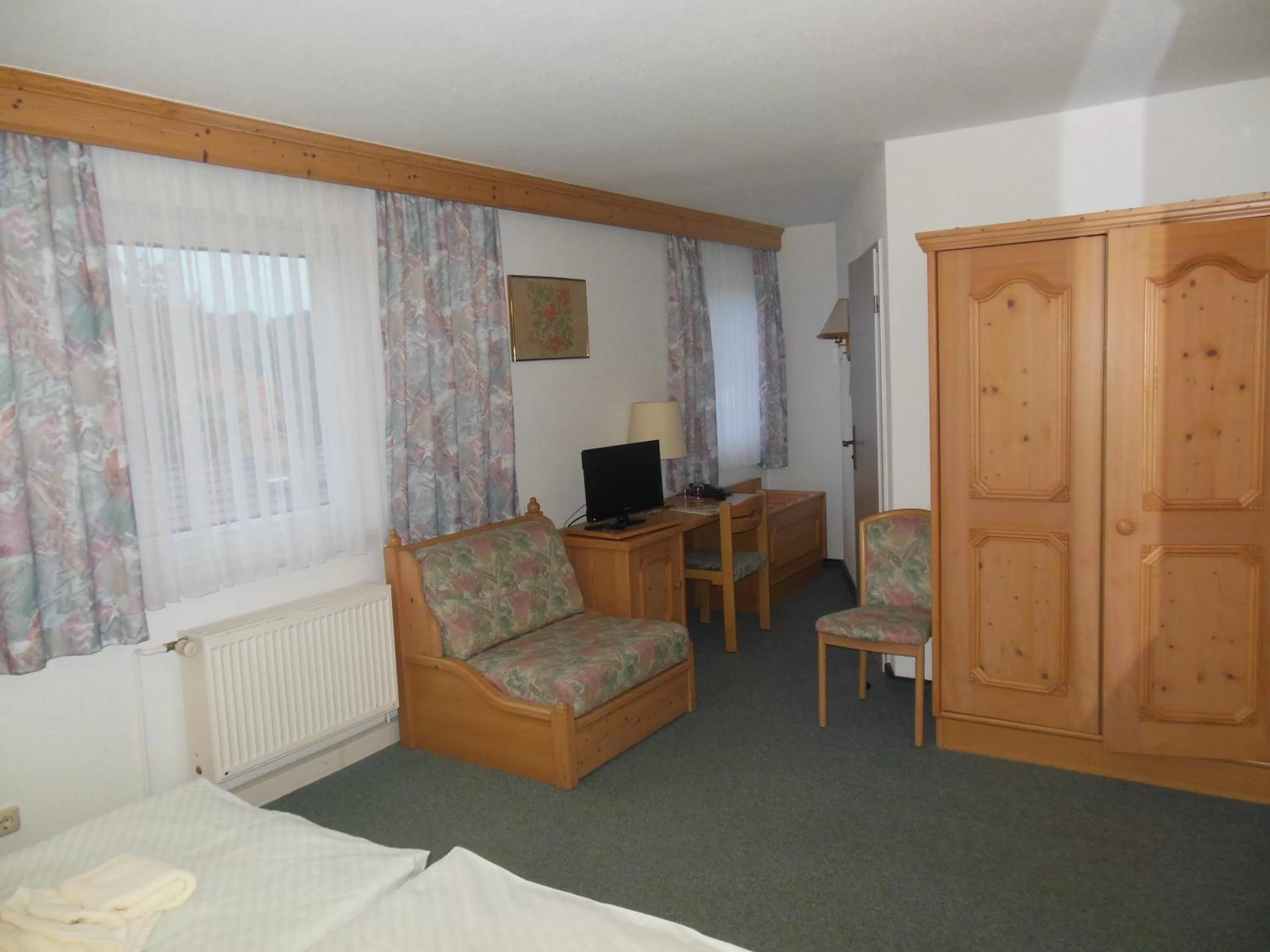 Photo of the whole room, Seating Area in Hotel Asterra