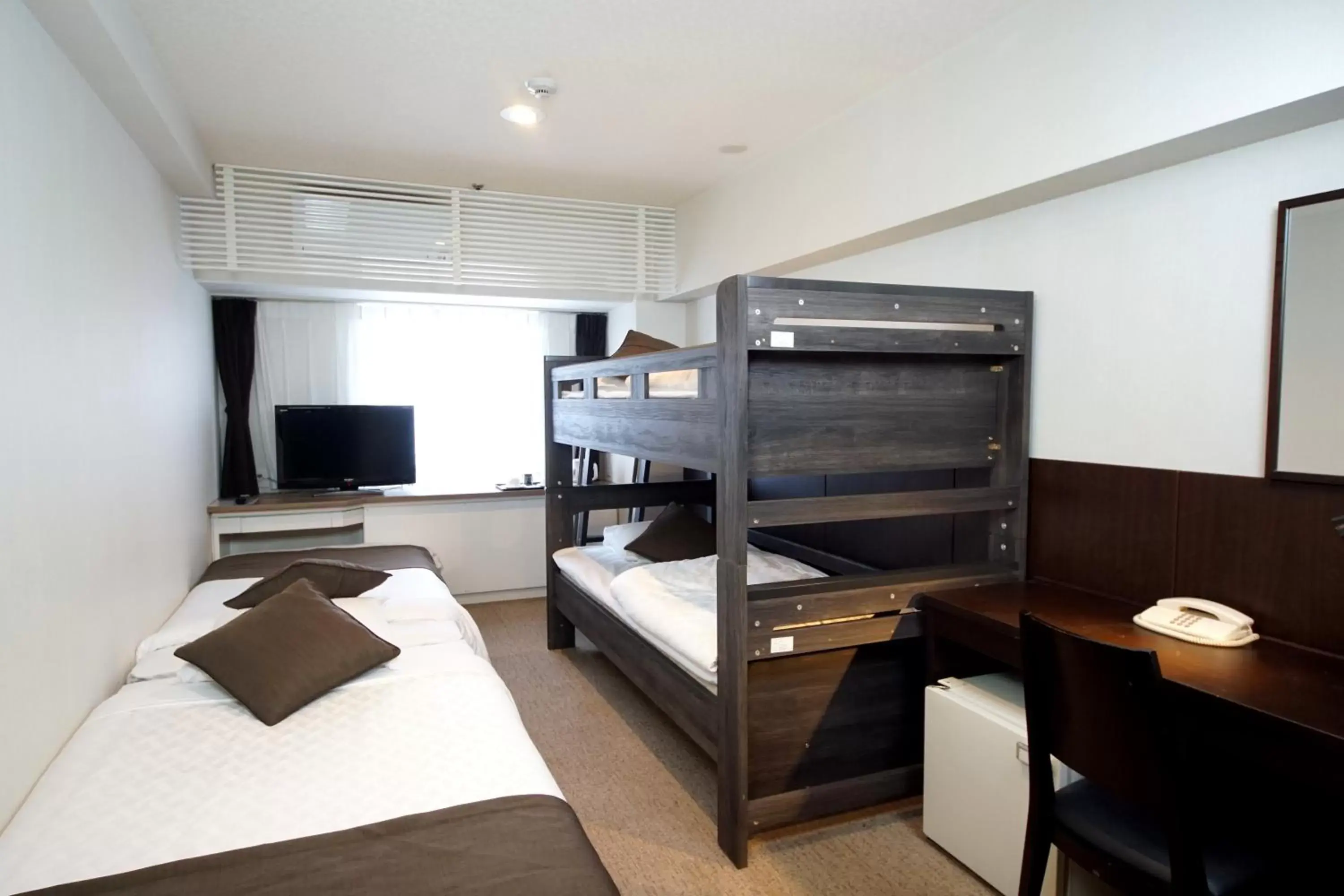 Quadruple Room (B) - Non-Smoking in Hotel Plaza Osaka Quadruple Room (B) - Non-Smoking in Hotel Plaza Osaka