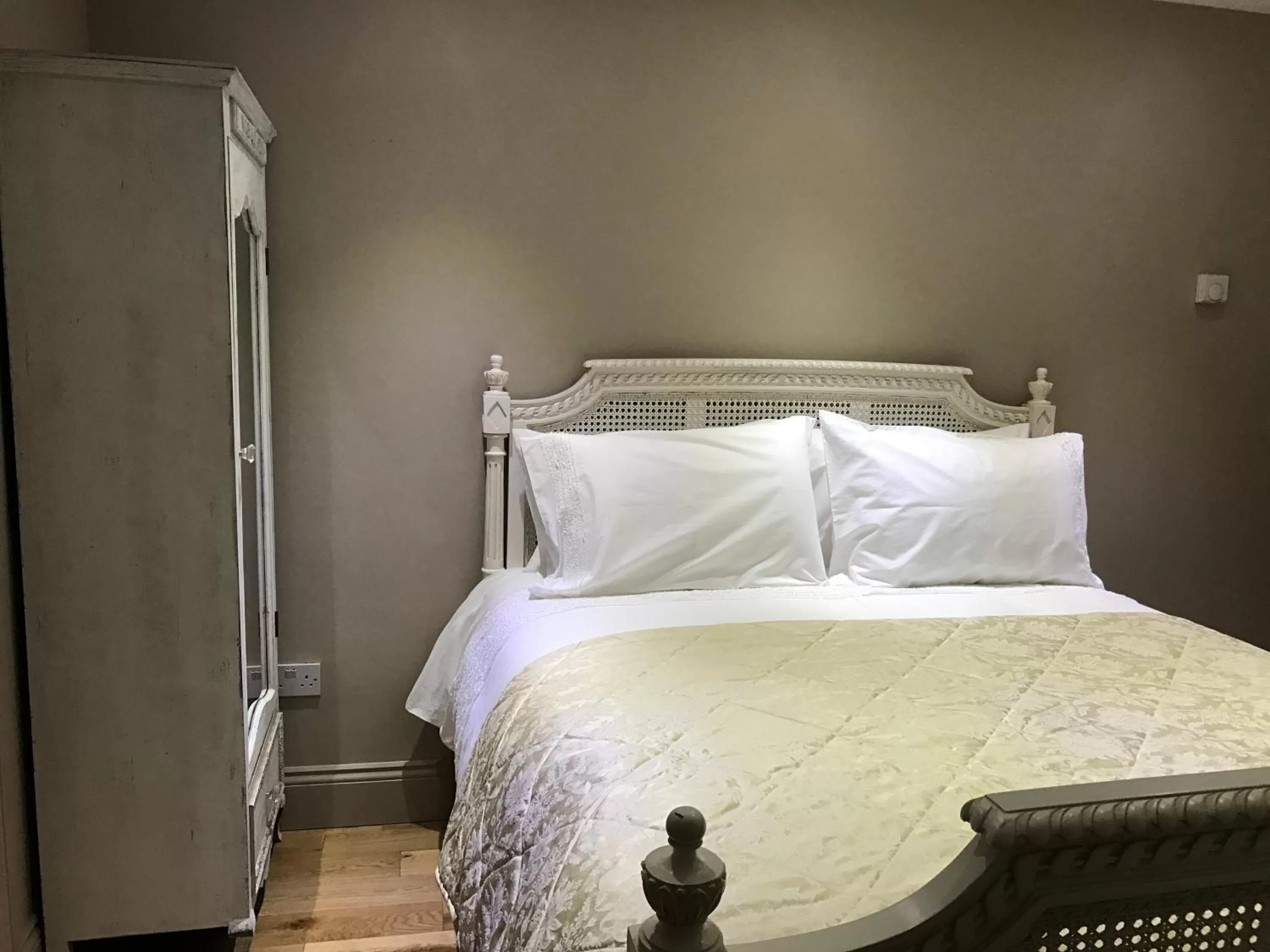 Bed in The Broad Leys