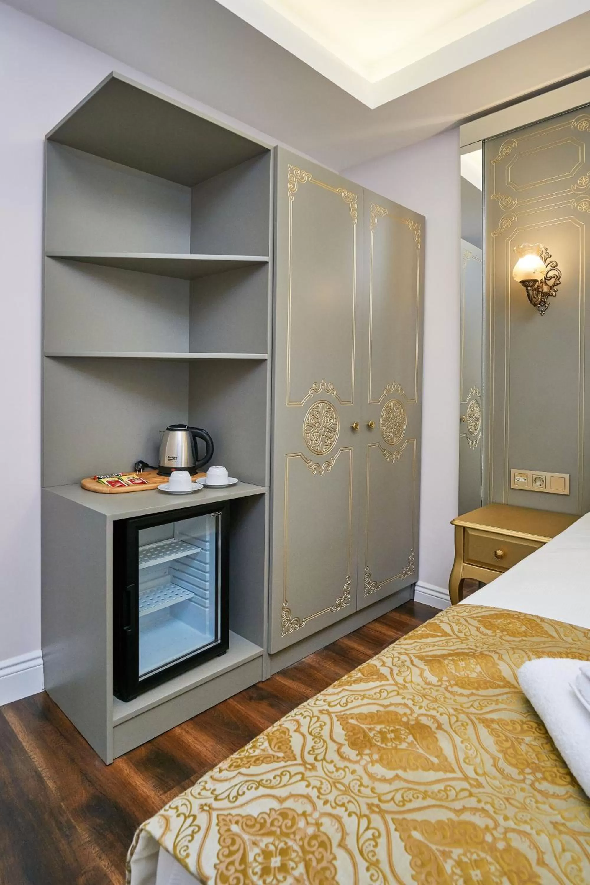 Coffee/tea facilities, Bed in Sultan Suleyman Palace Hotel & Spa