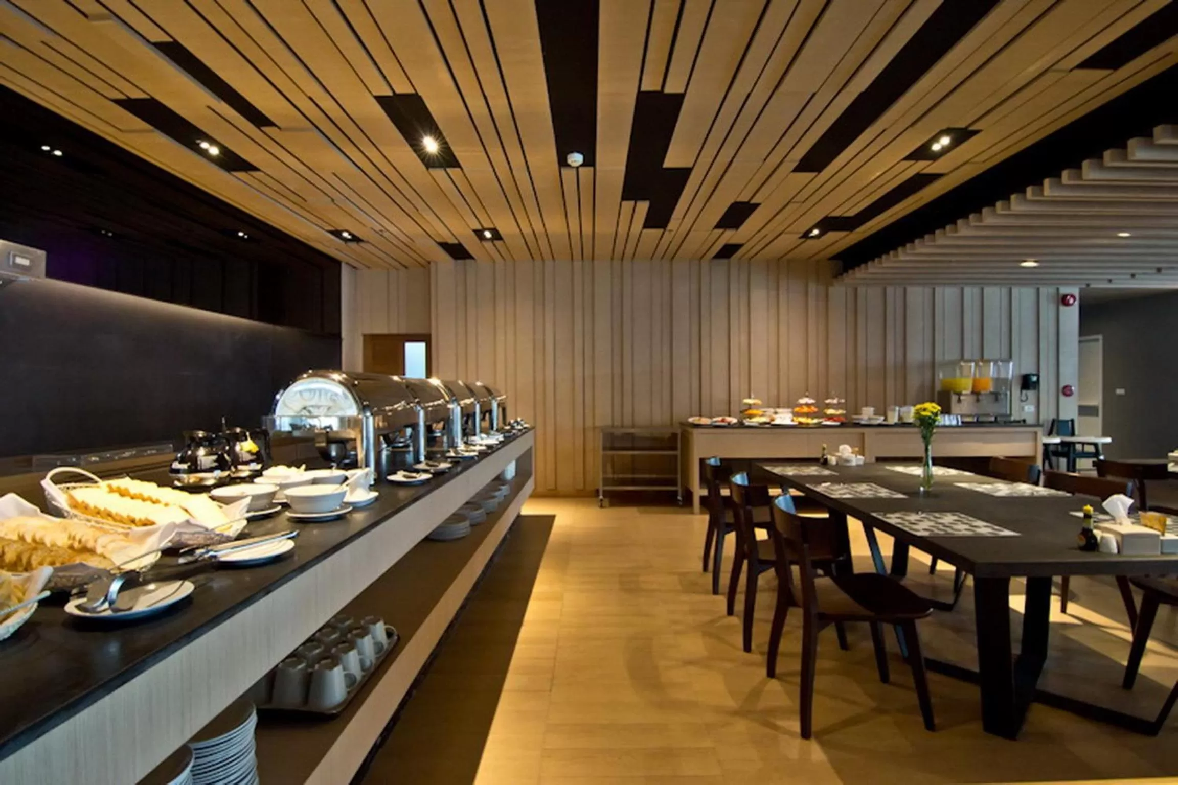 Restaurant/places to eat in The Sun Xclusive