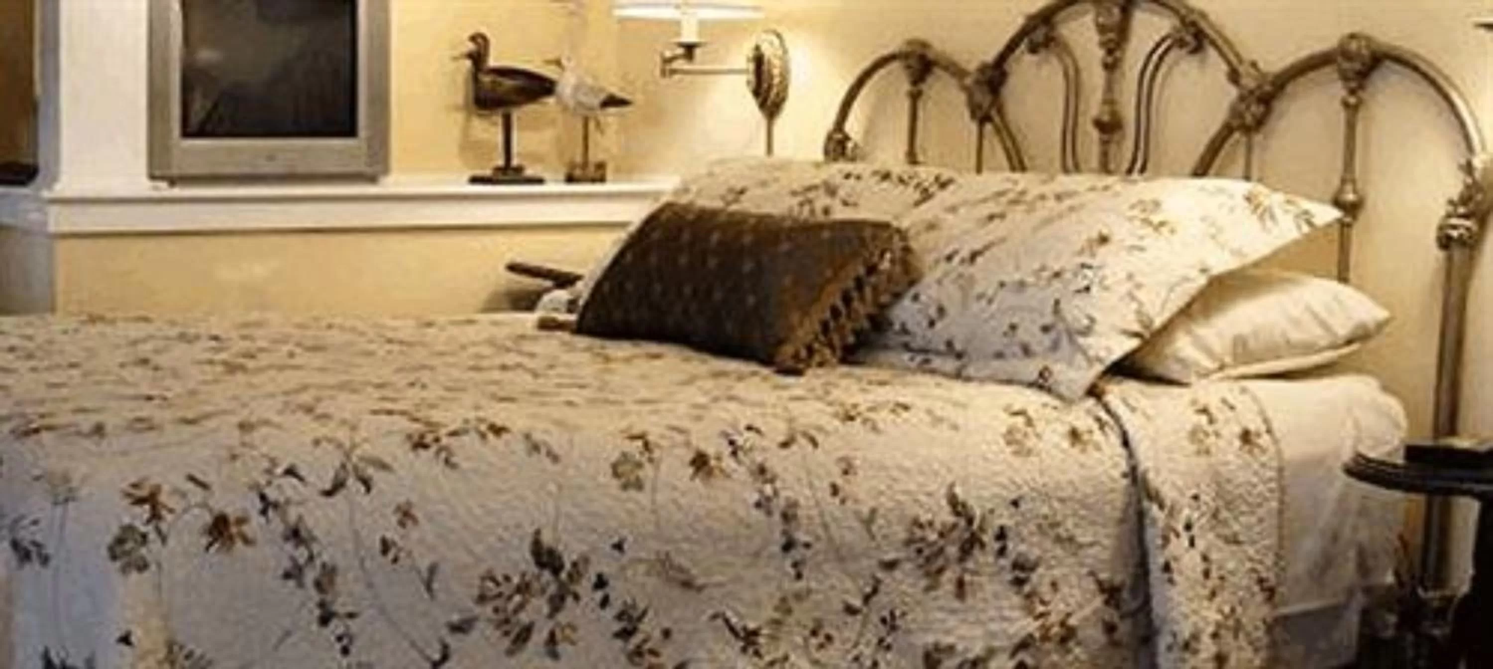 Other, Bed in The Inn at Stony Creek