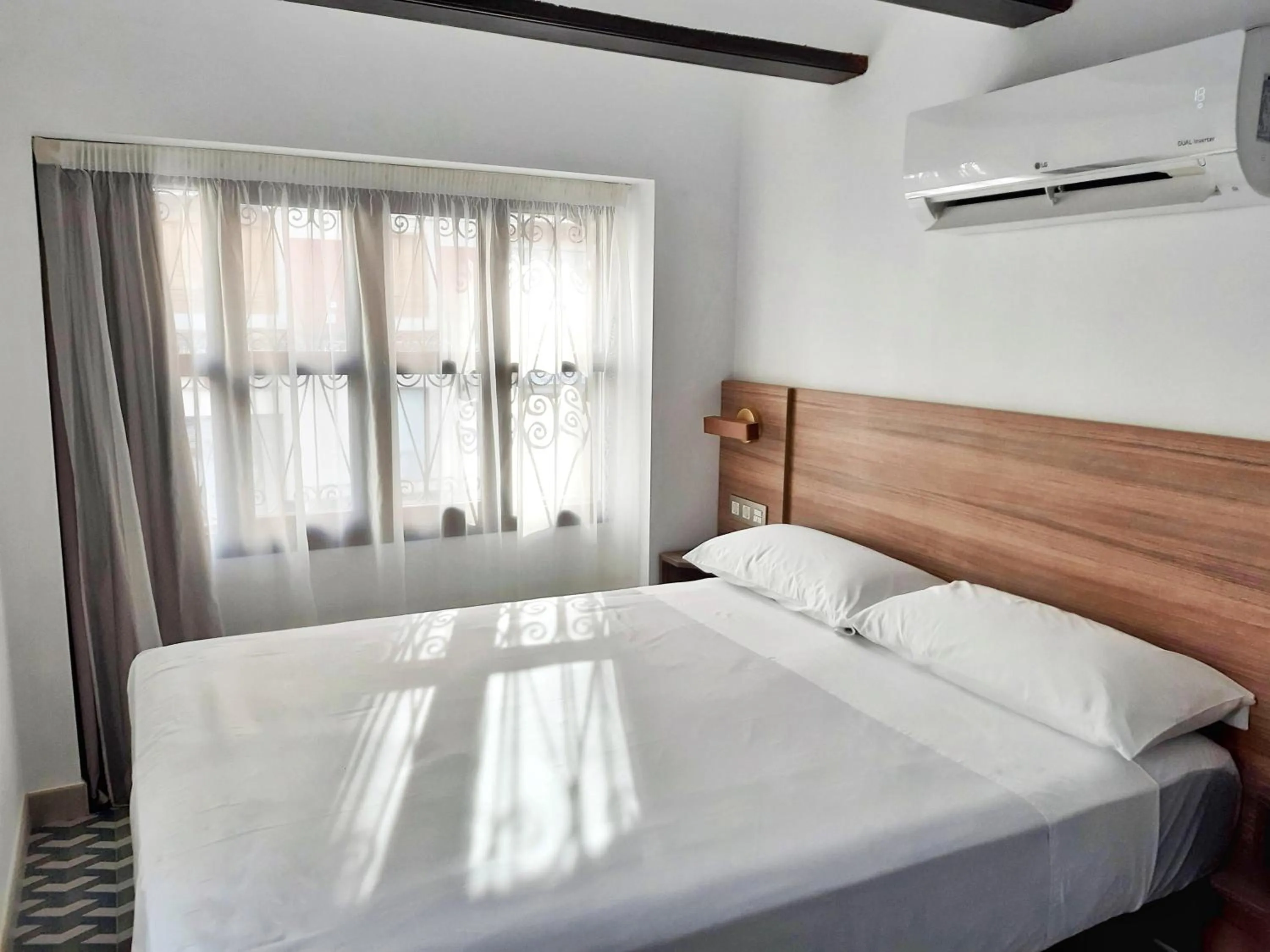 Bed in Hotel 19-30 Valencia