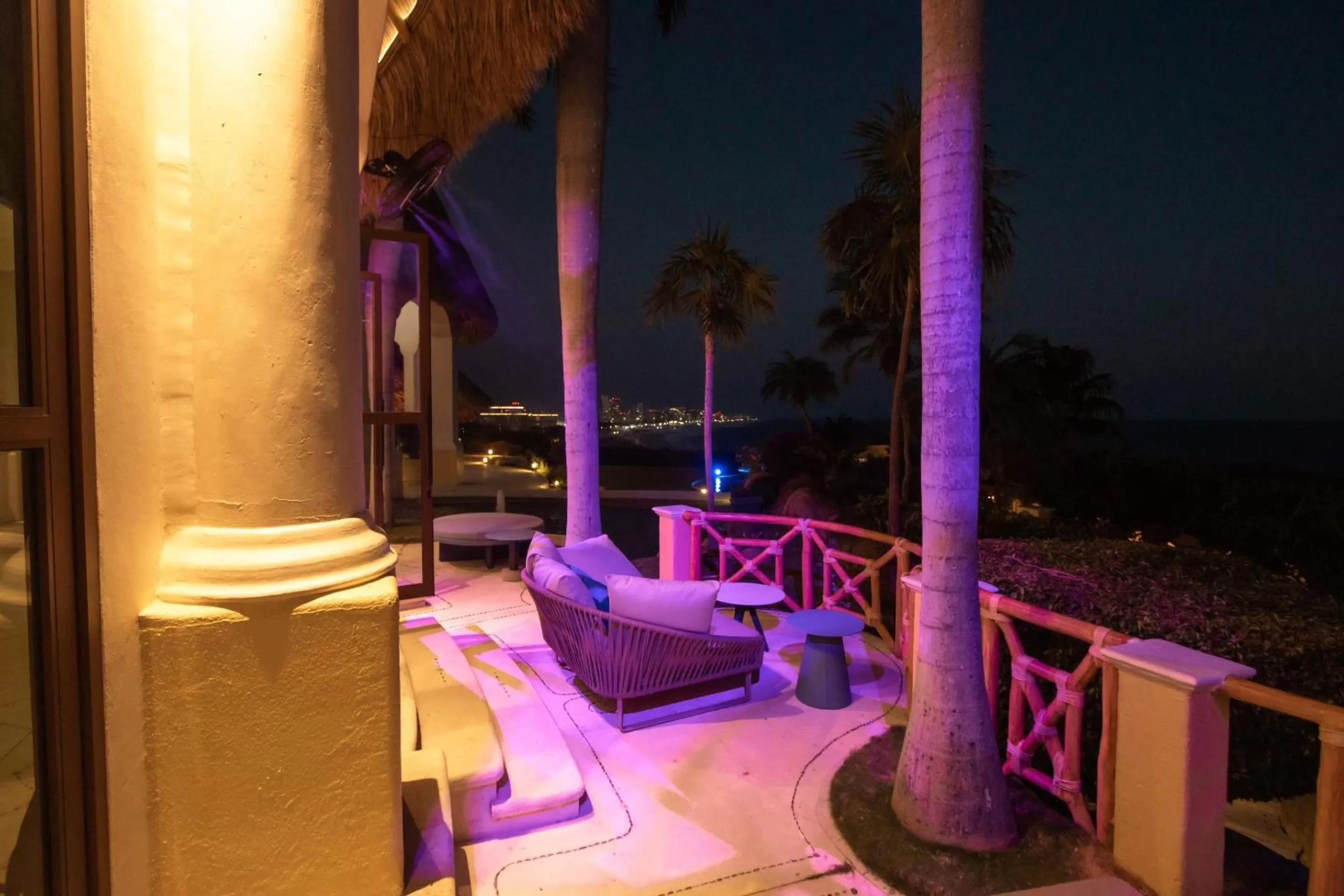 Lounge or bar in Quinta Real Acapulco