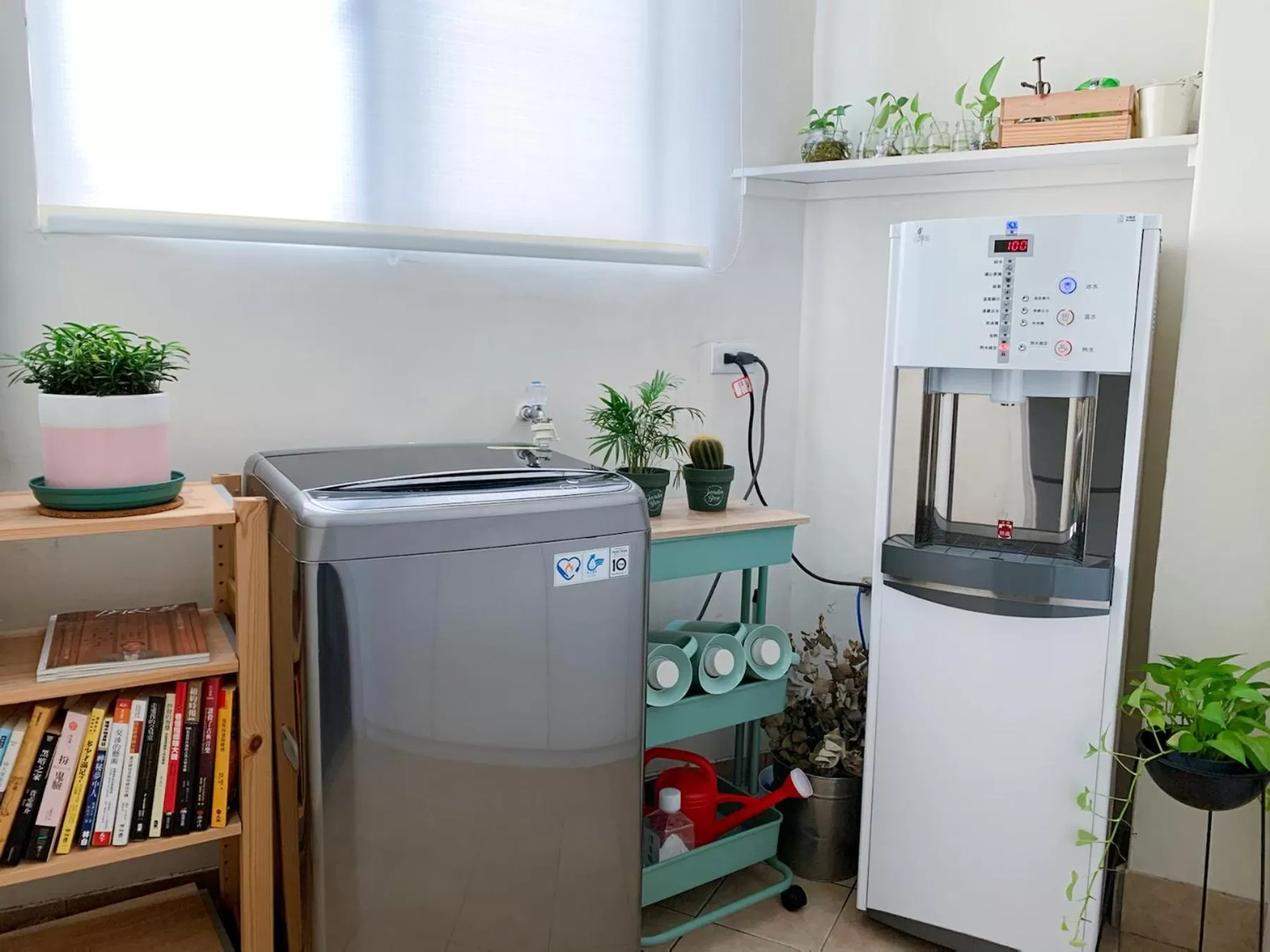 Kitchen/Kitchenette in XDZ Hotel
