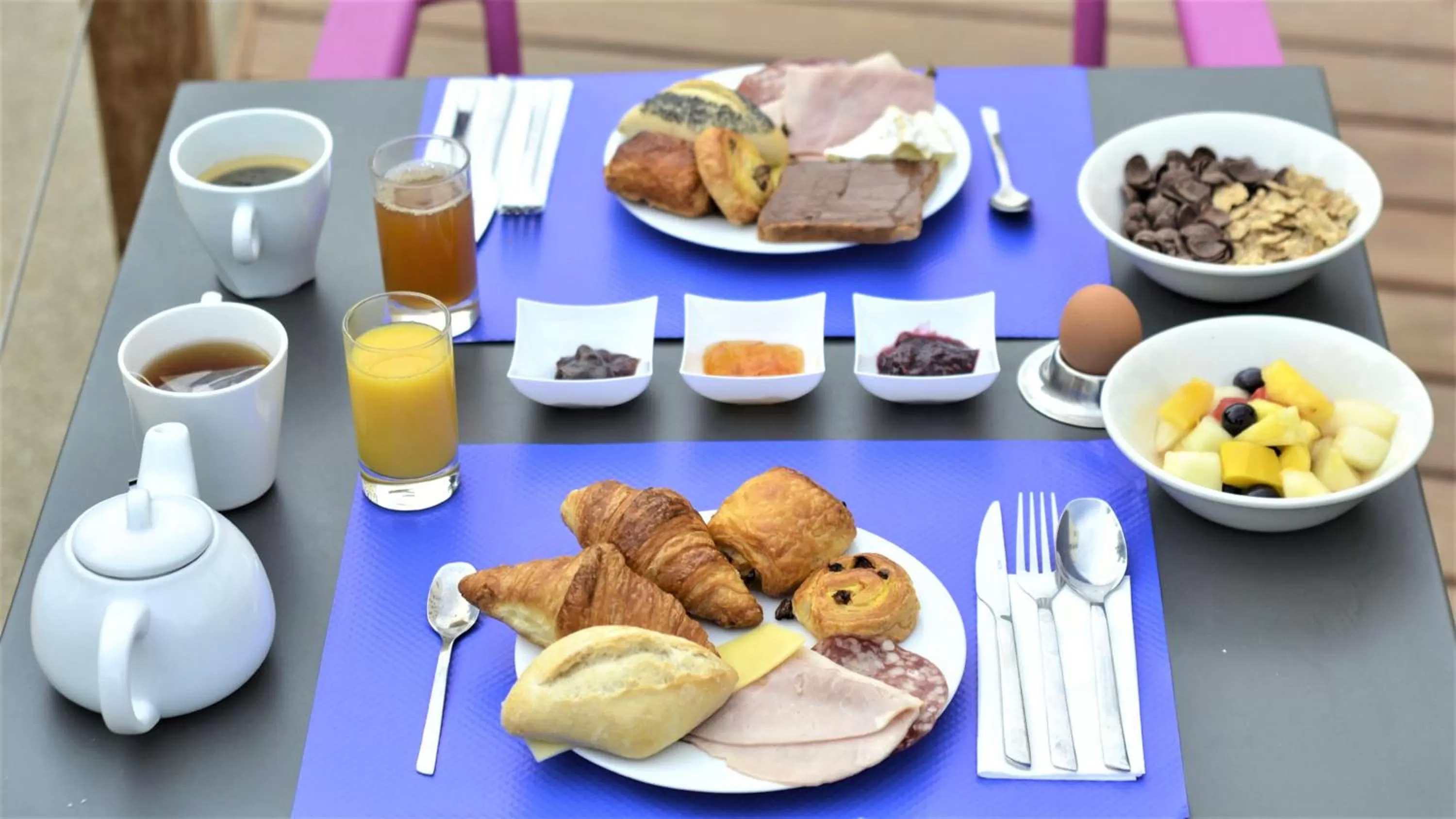 Breakfast in Holiday Inn Express Montpellier - Odysseum by IHG