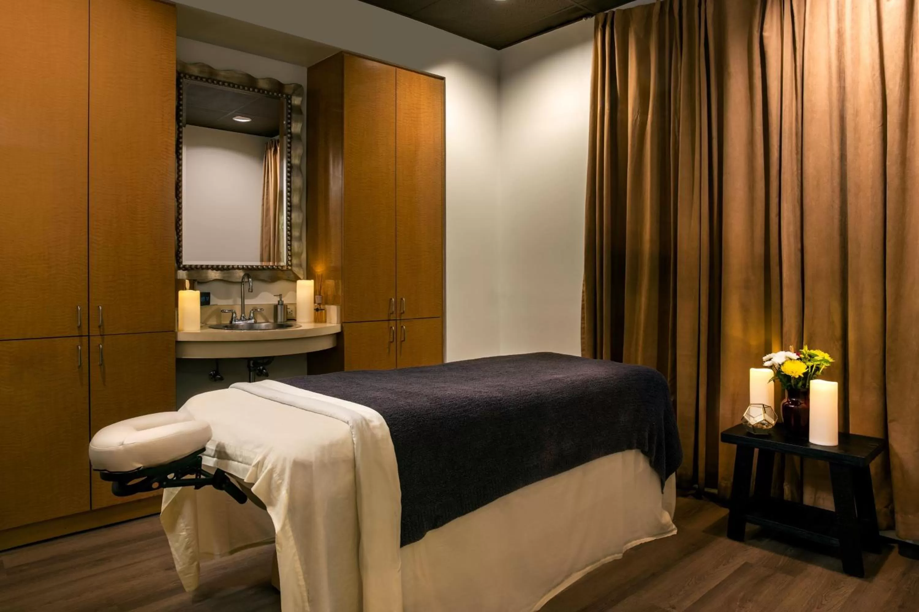 Spa and wellness centre/facilities in Renaissance Walnut Creek Hotel