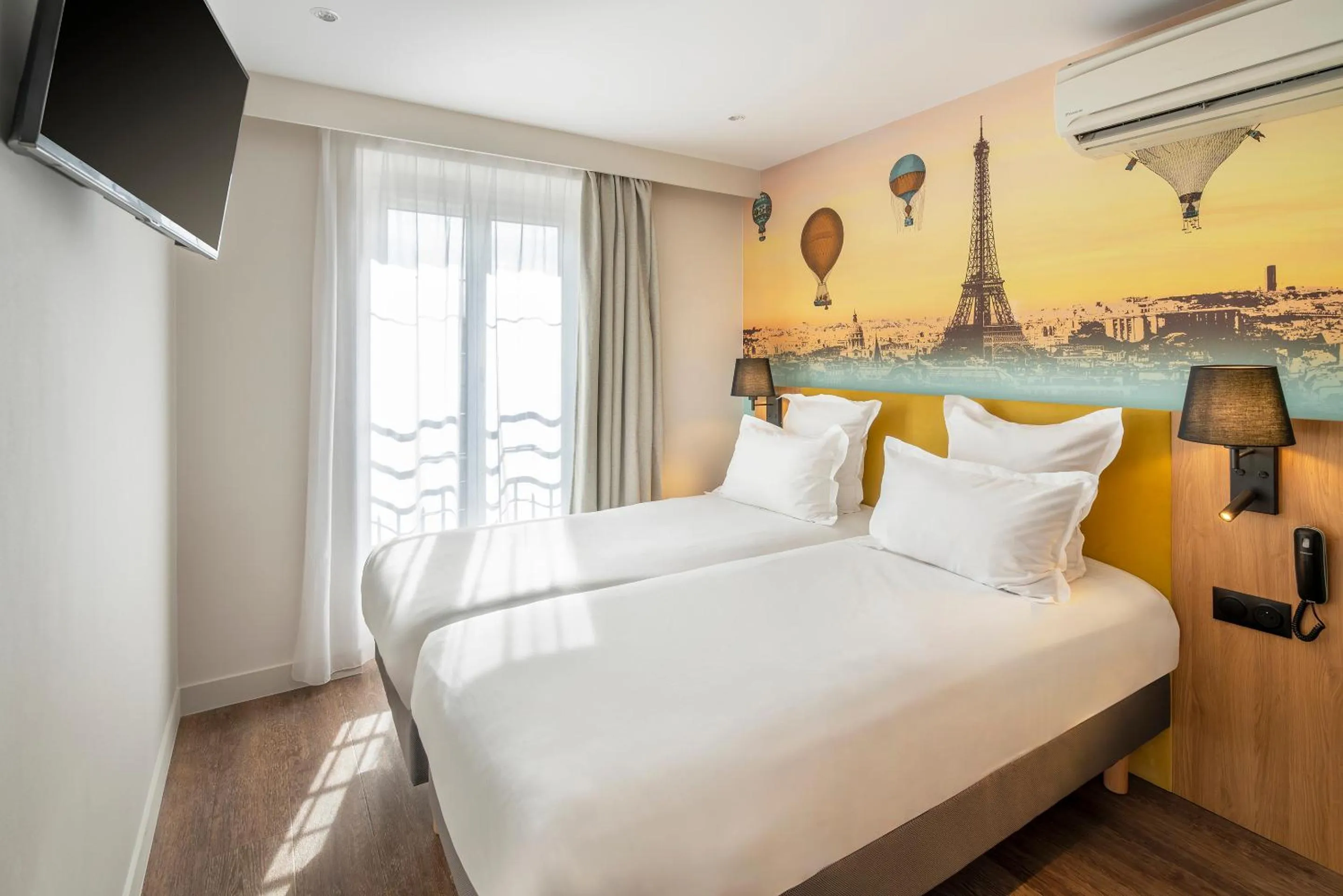 Bed in Hotel Apolonia Paris Mouffetard, Sure Hotel Collection by Best Western