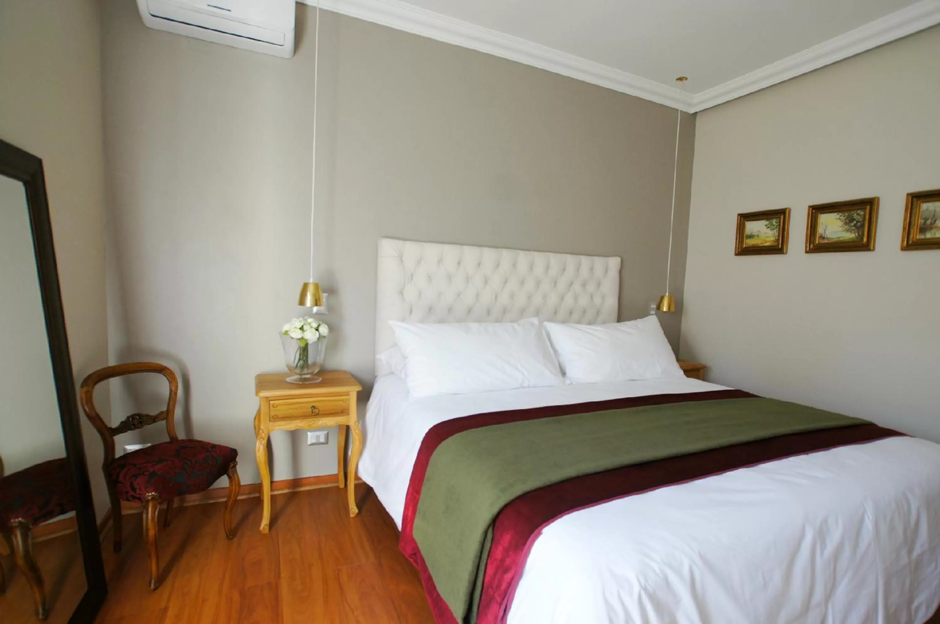 Bedroom, Bed in Quiral Hotel Boutique