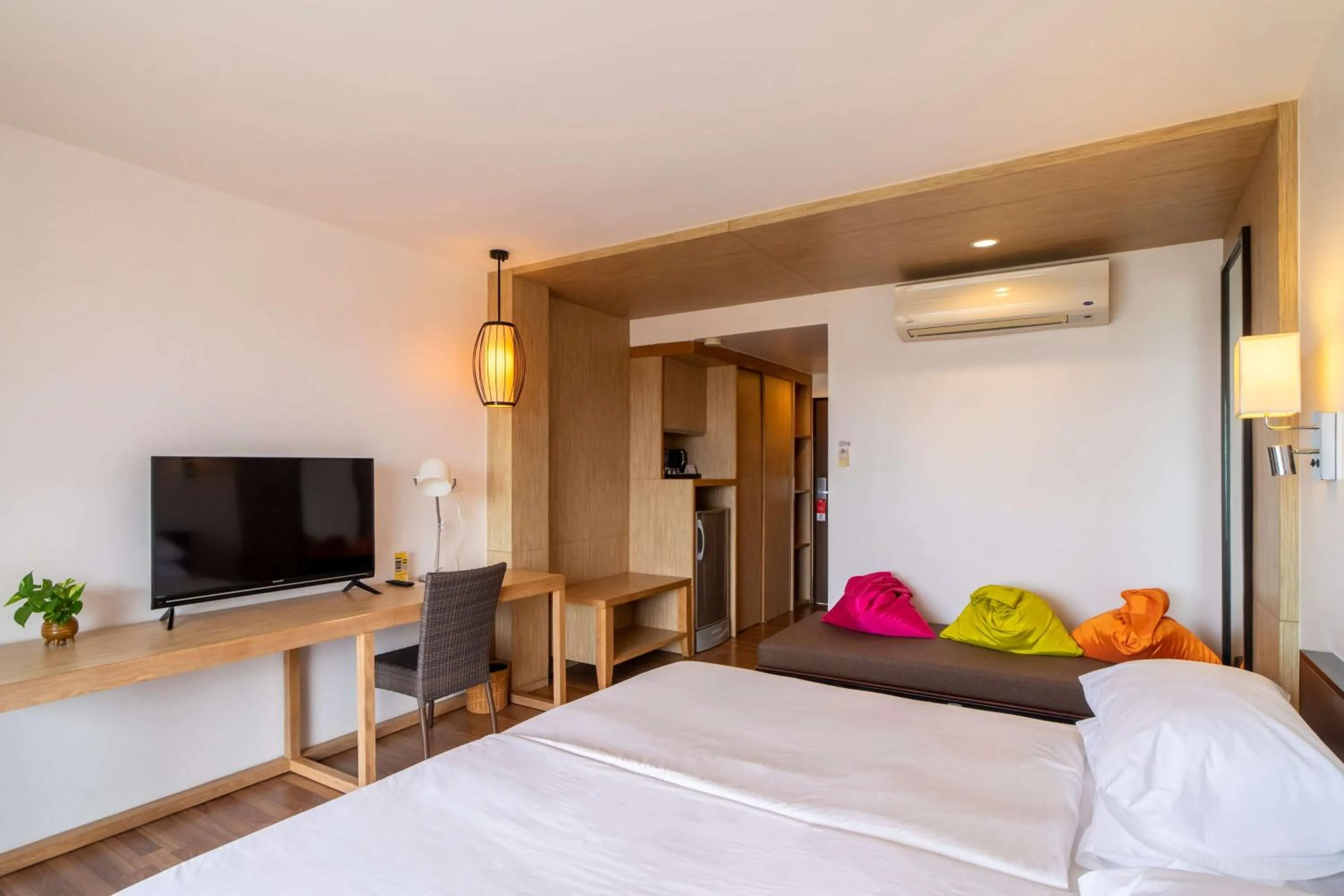 Bedroom, Bed in Best Western Phuket Ocean Resort